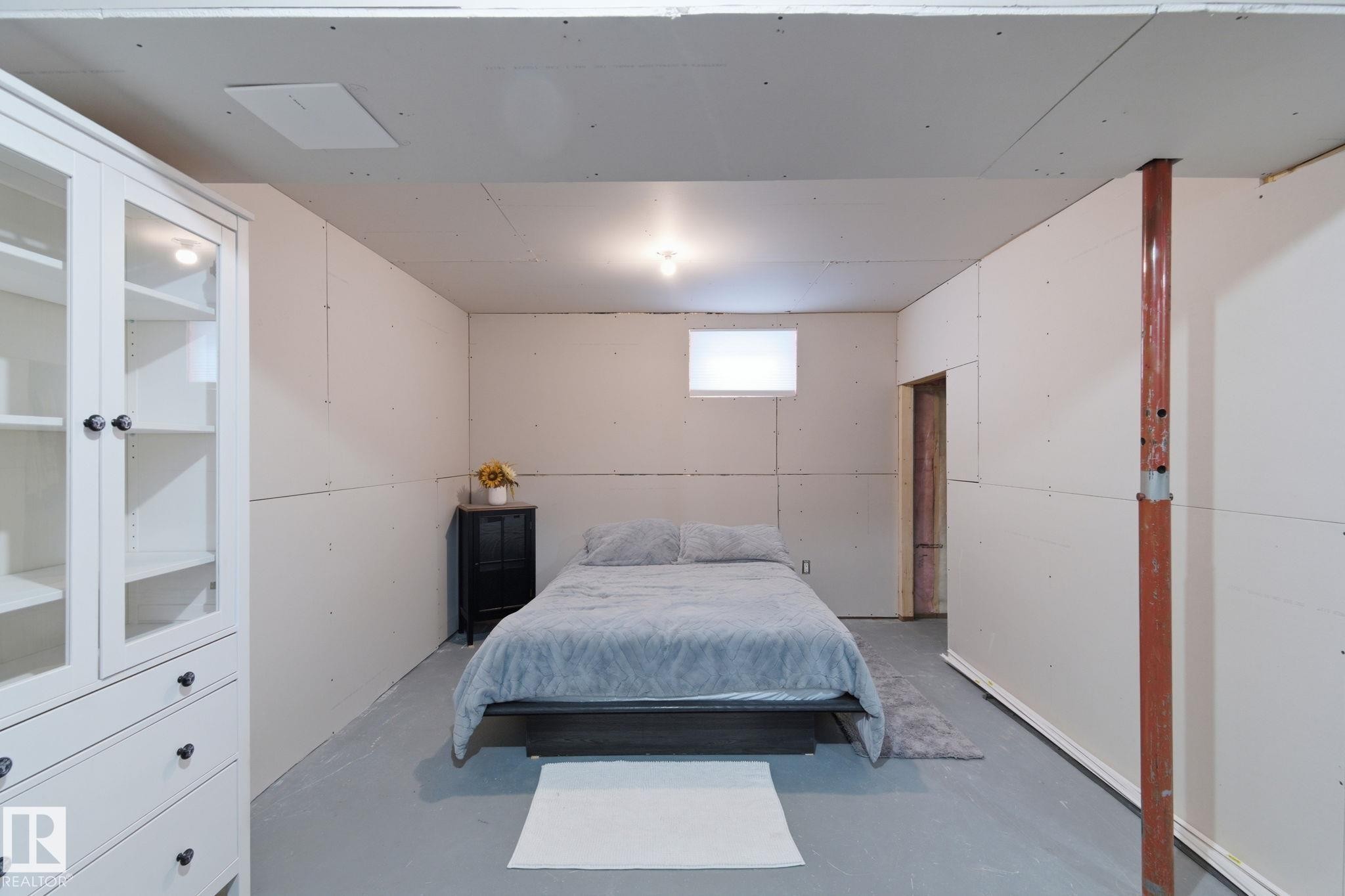 4919 50 Avenue, Bon Accord, AB - Indoor Photo Showing Bedroom