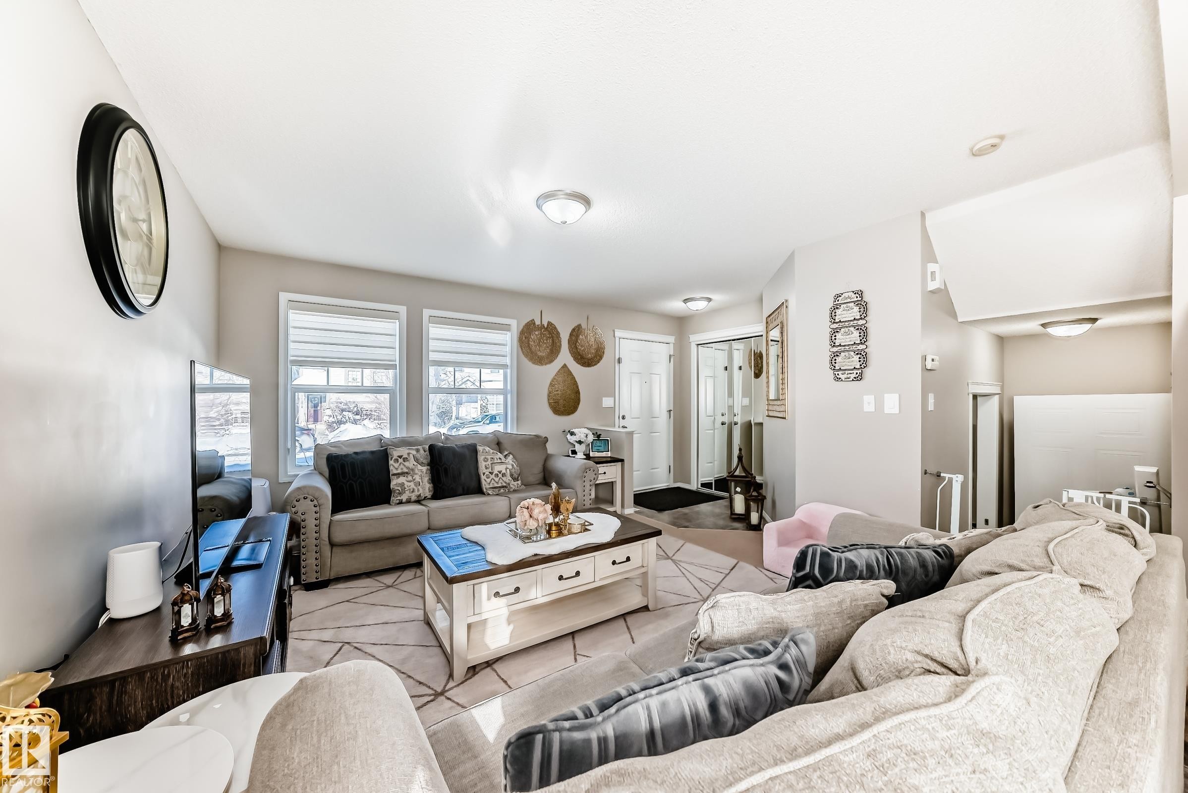 View of tiled living area - 14043 151 Avenue, Edmonton, AB - Indoor Photo Showing Living Room