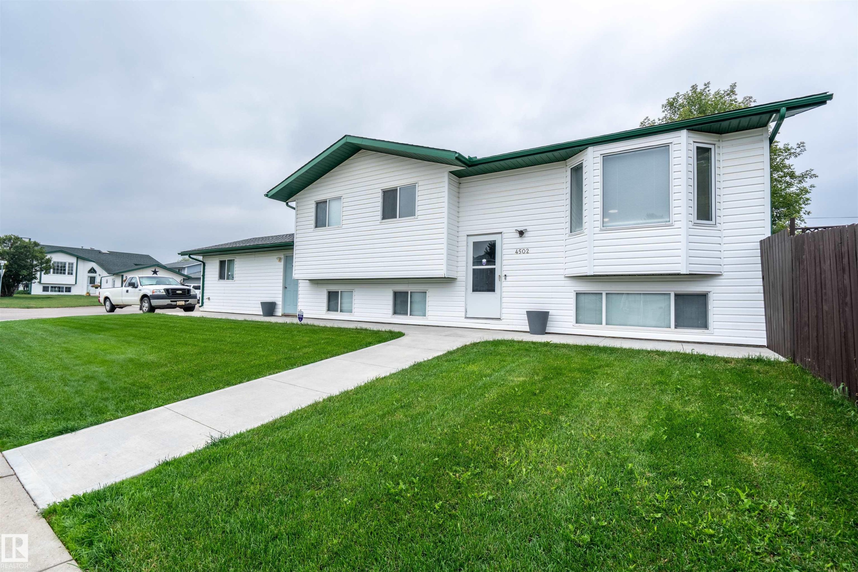 4502 49 Avenue, Cold Lake, AB - Outdoor