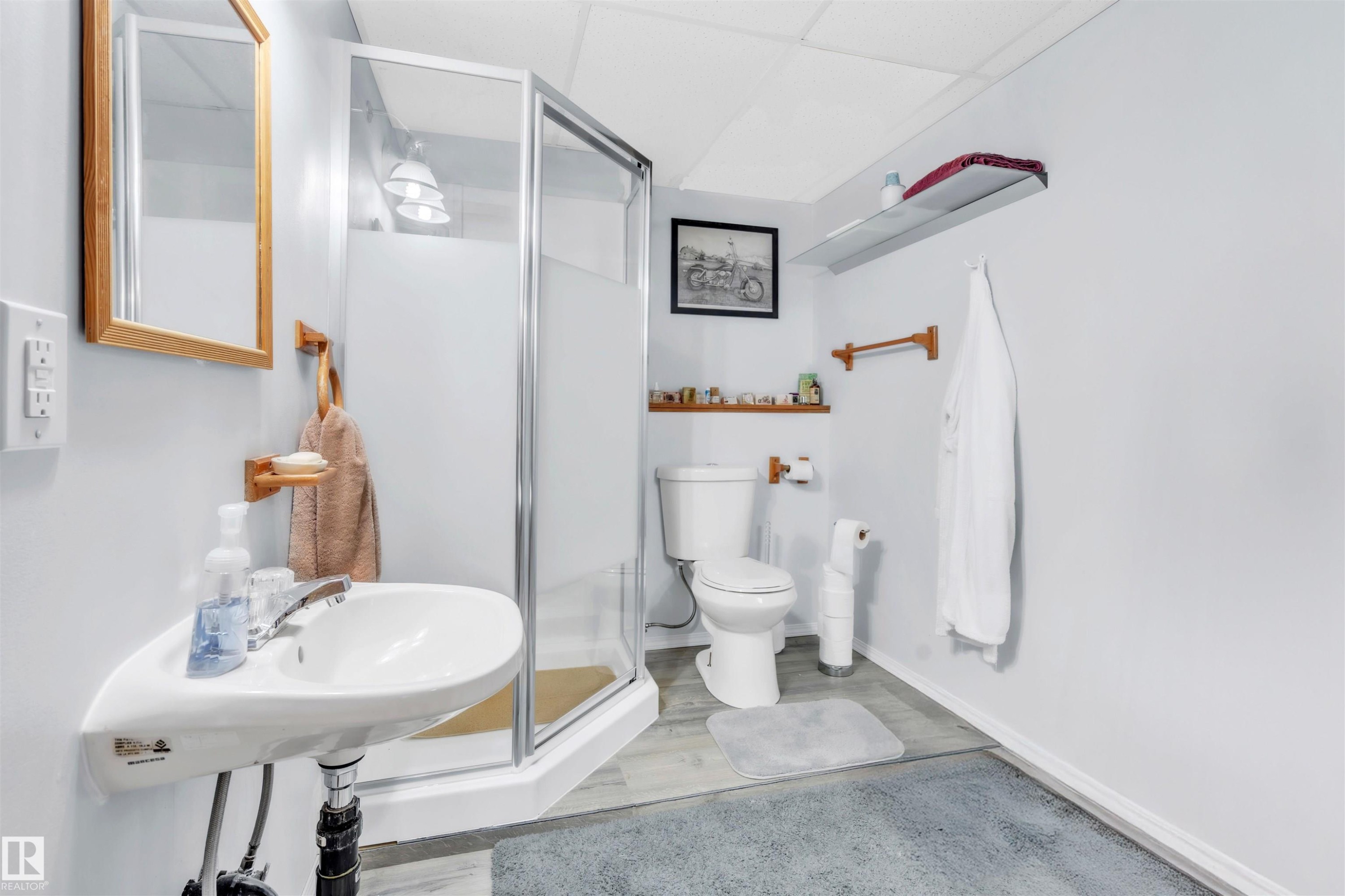 4502 49 Avenue, Cold Lake, AB - Indoor Photo Showing Bathroom