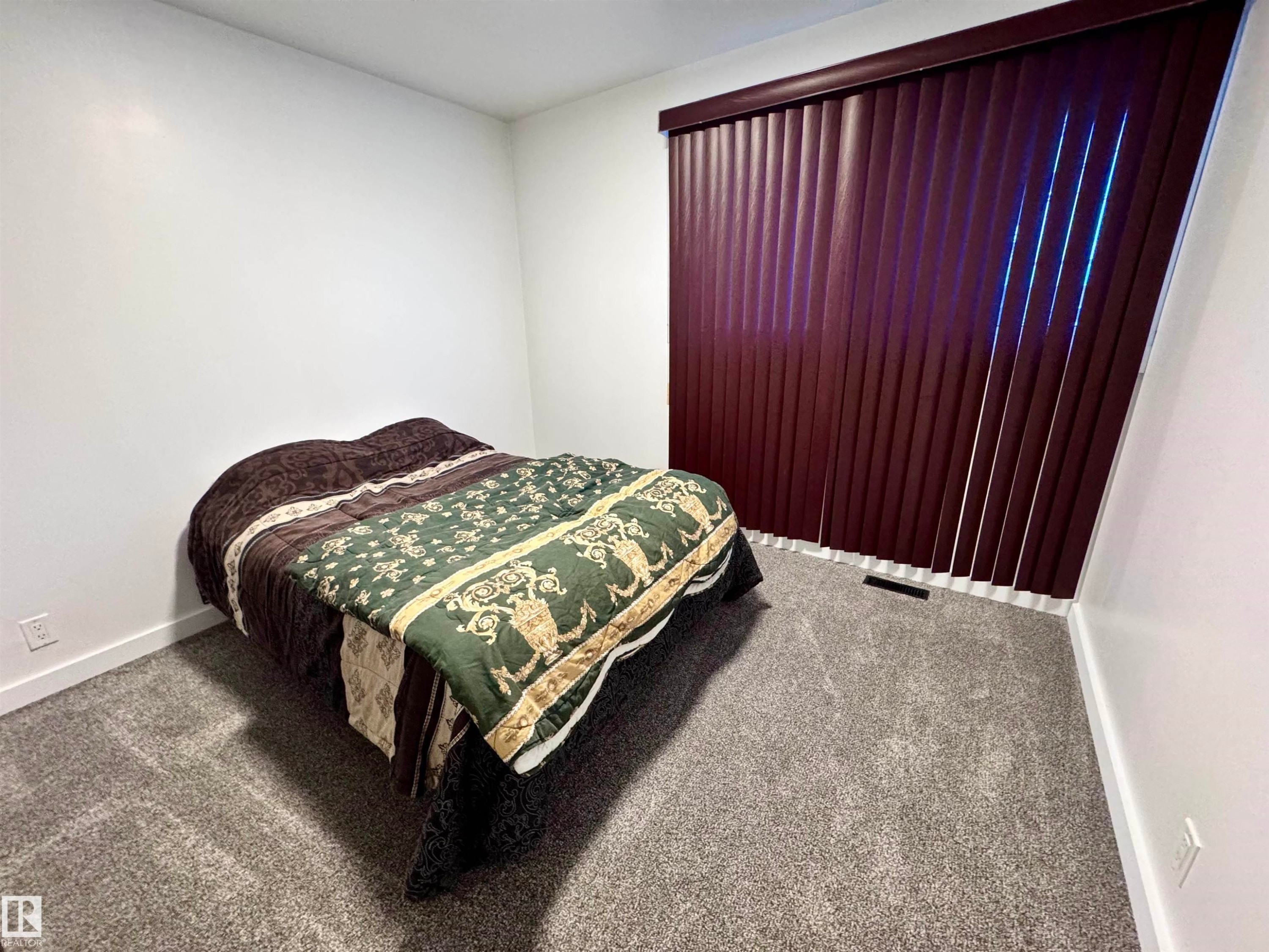 5232 49 Street, Willingdon, AB - Indoor Photo Showing Bedroom