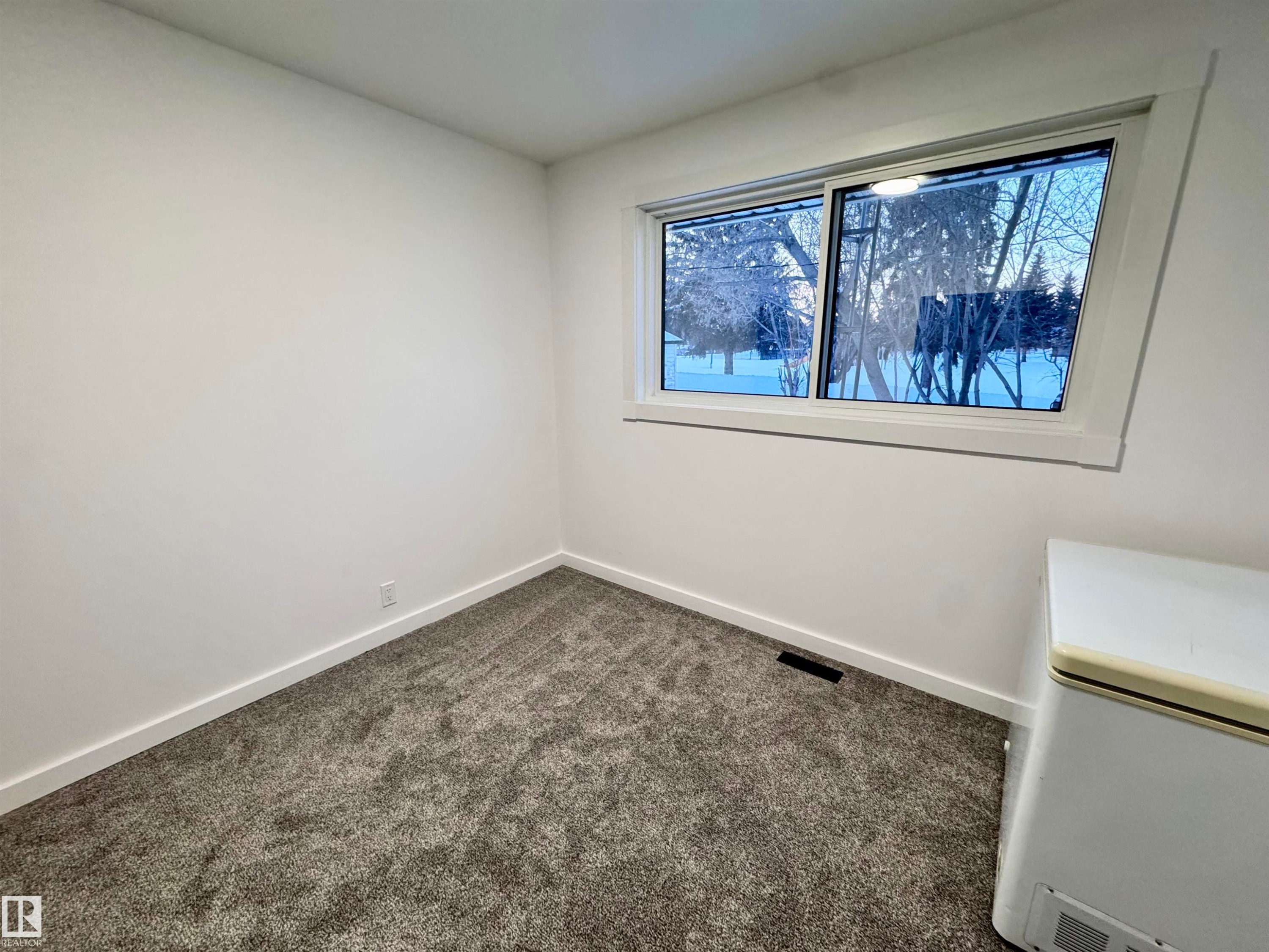 5232 49 Street, Willingdon, AB - Indoor Photo Showing Other Room