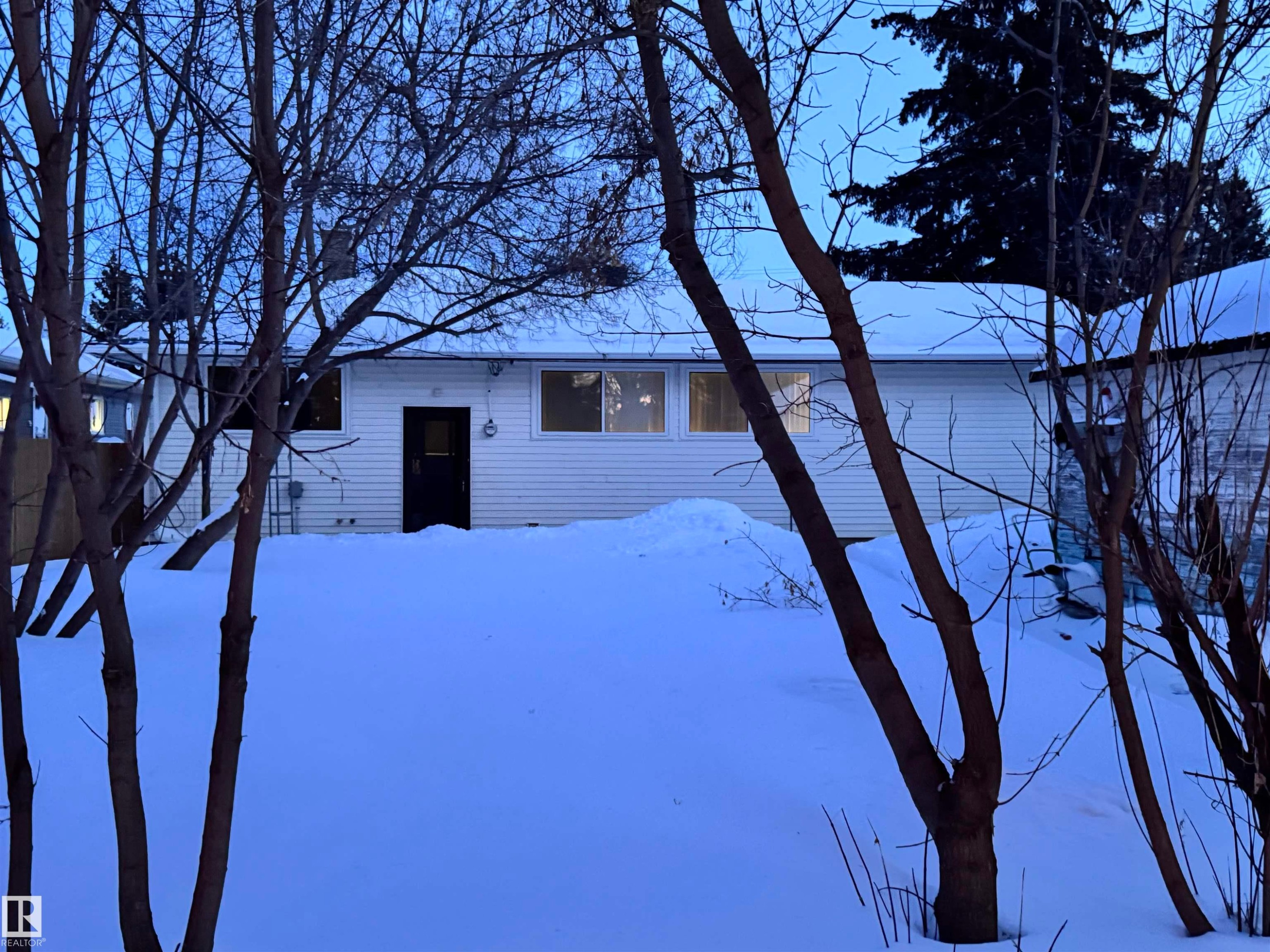 5232 49 Street, Willingdon, AB - Outdoor