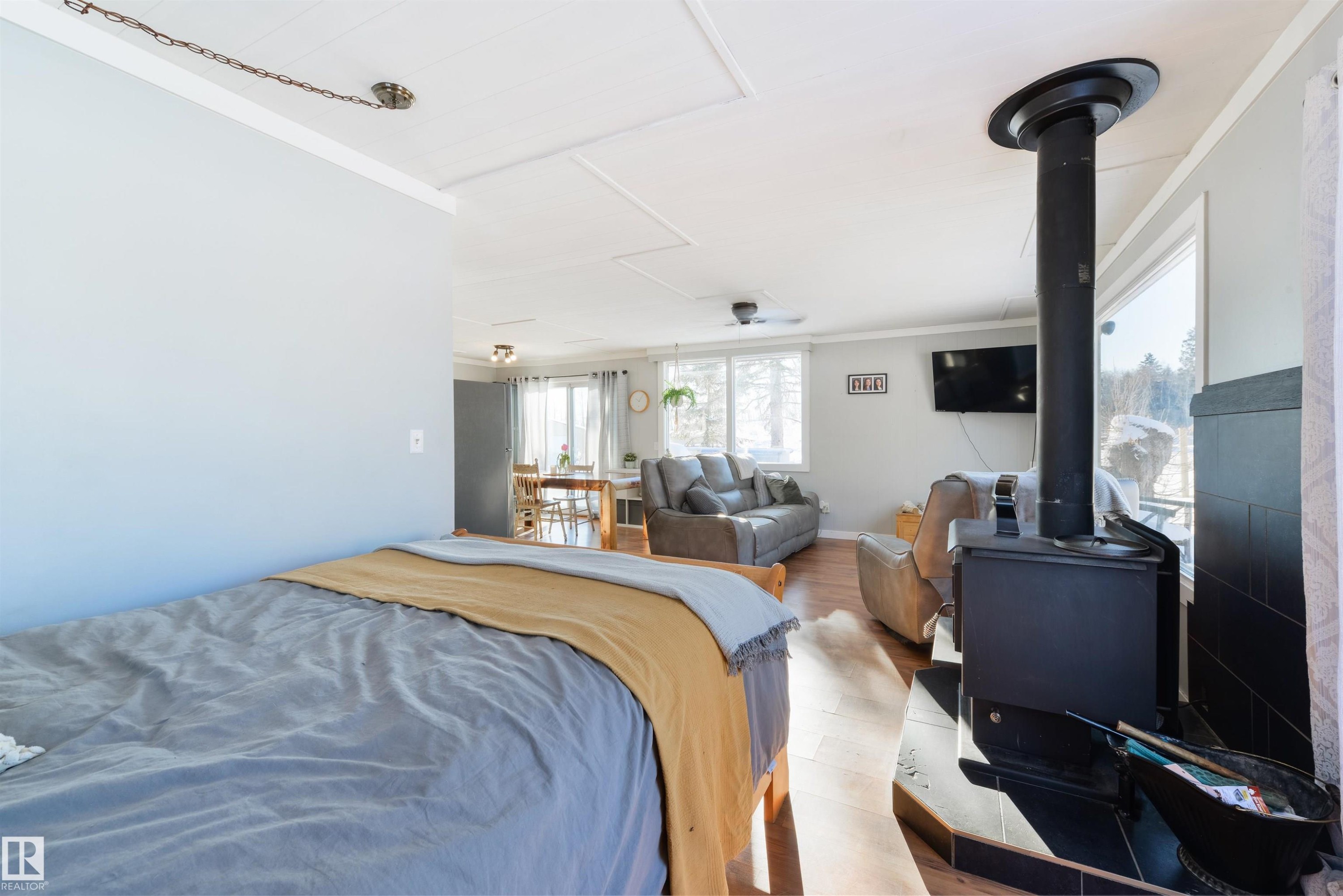 52309 Rge Road 22, Rural Parkland County, AB - Indoor Photo Showing Bedroom