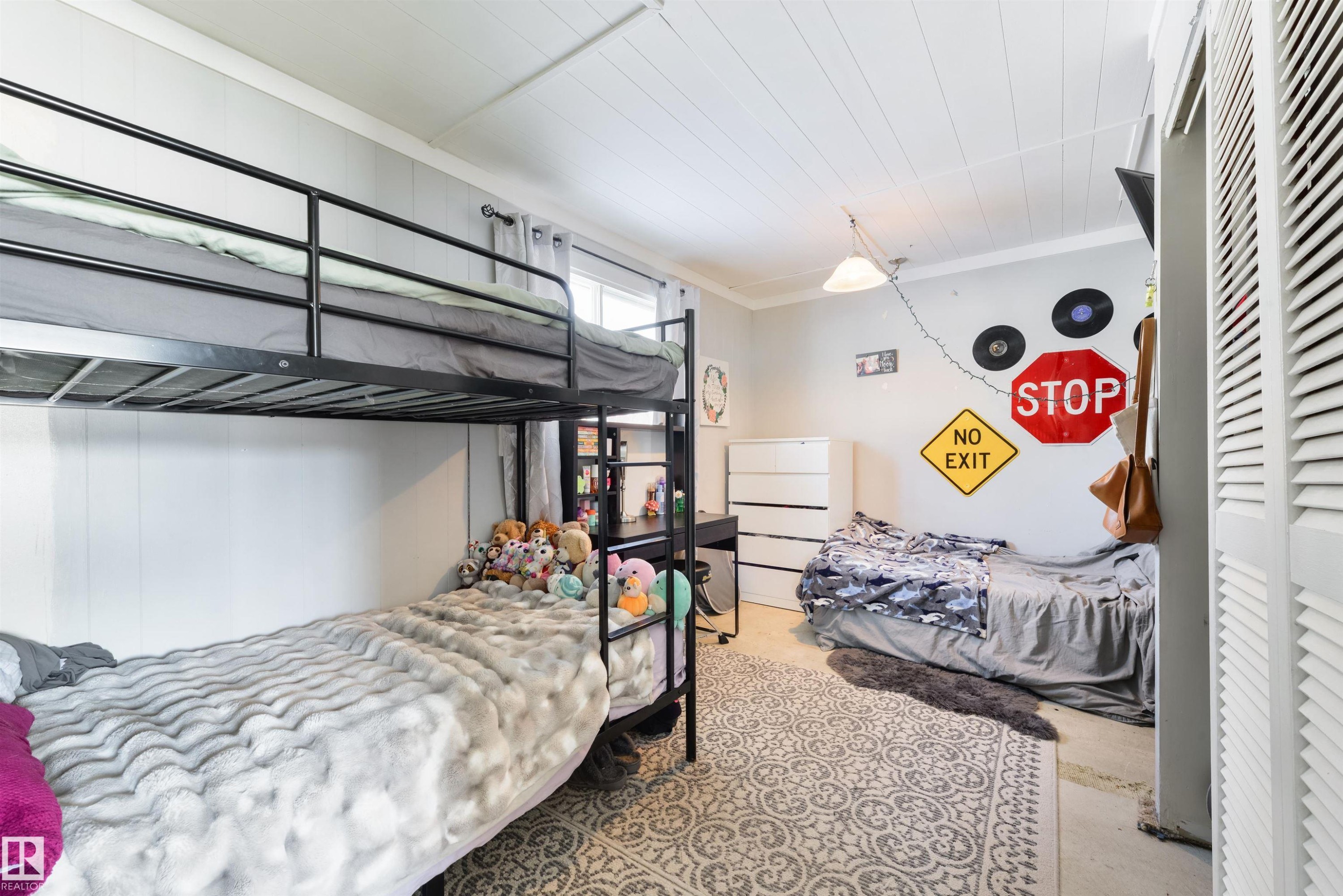 52309 Rge Road 22, Rural Parkland County, AB - Indoor Photo Showing Bedroom