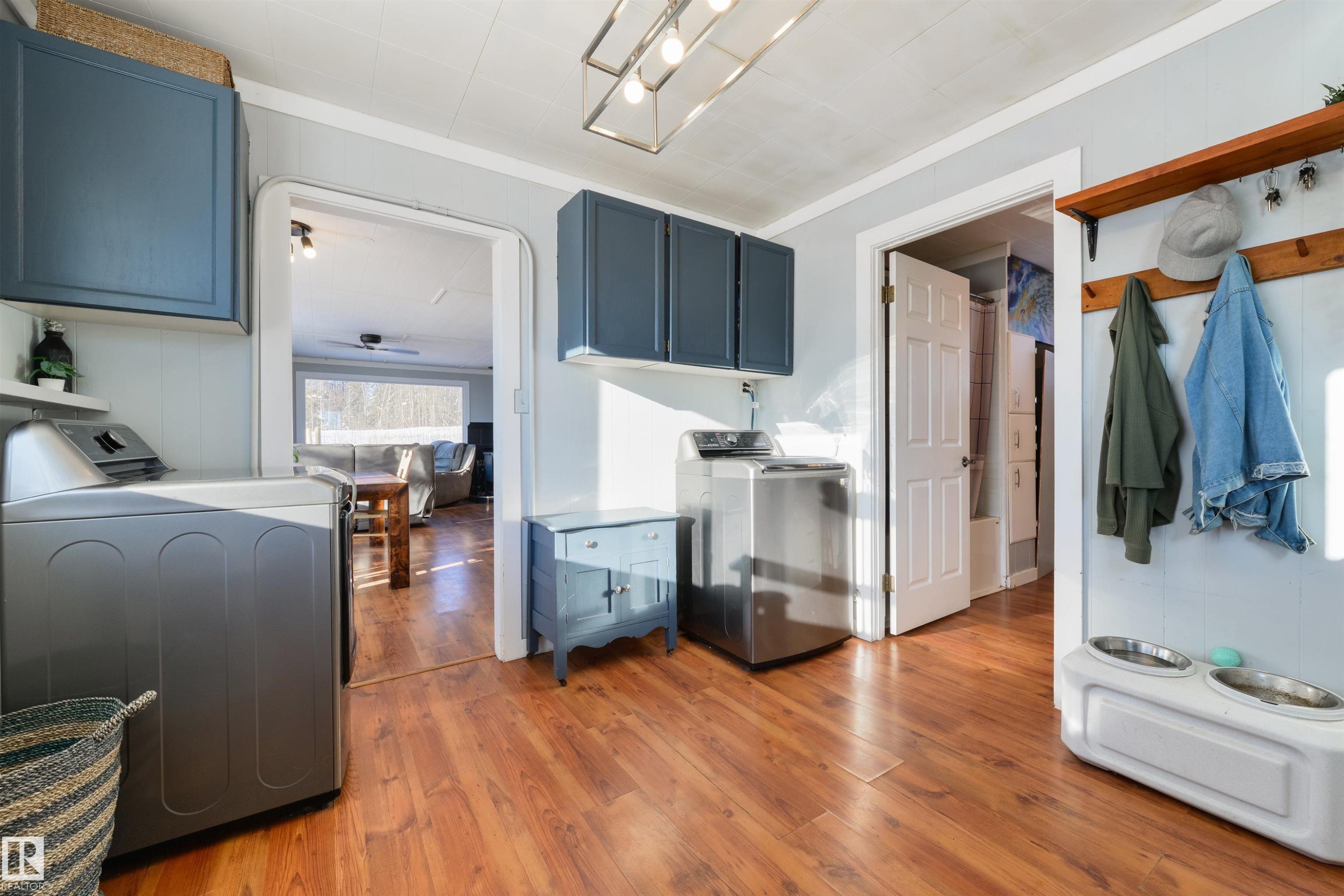 52309 Rge Road 22, Rural Parkland County, AB - Indoor Photo Showing Laundry Room