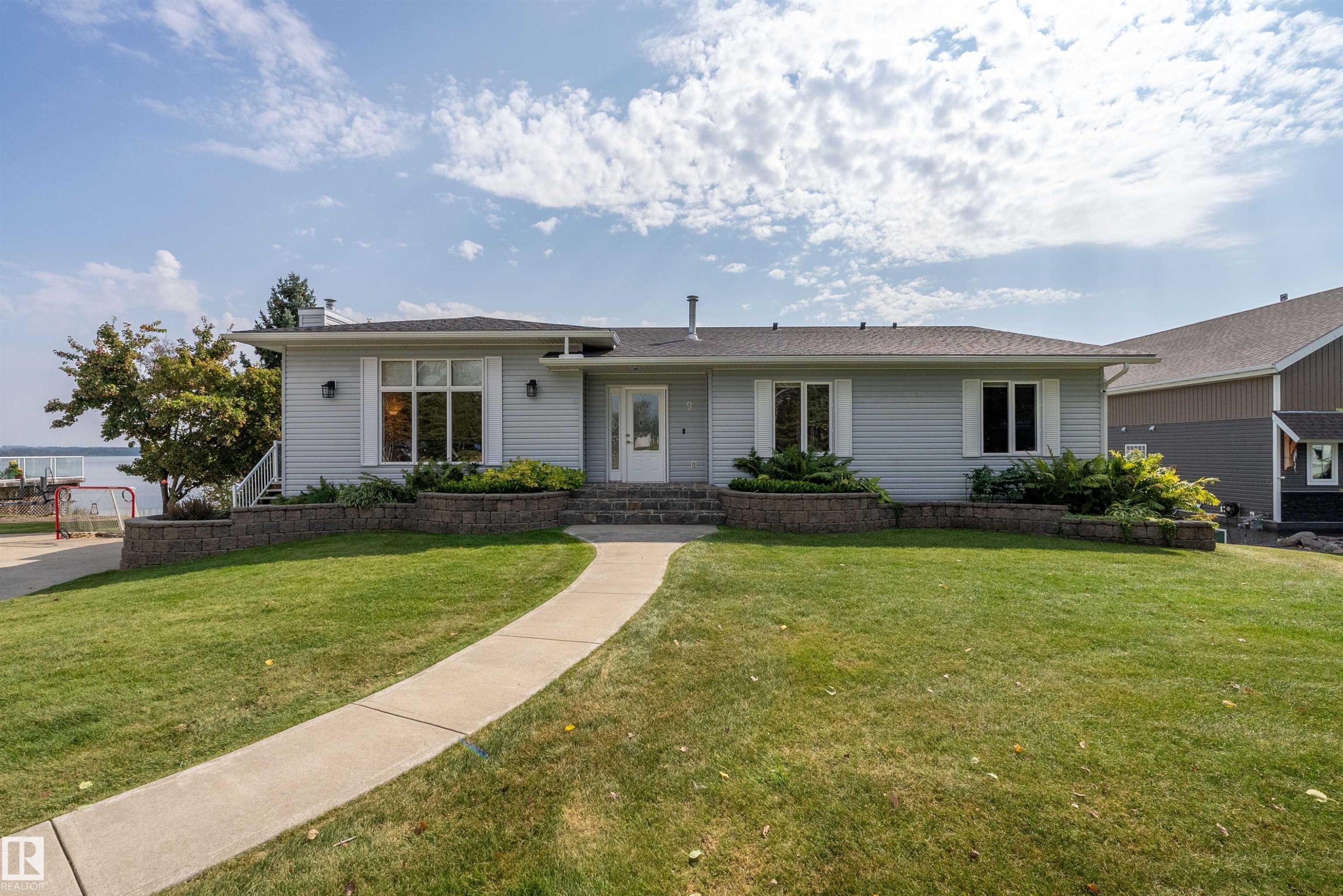 62001 Twp Road 462 A, Rural Wetaskiwin County, AB - Outdoor With Facade