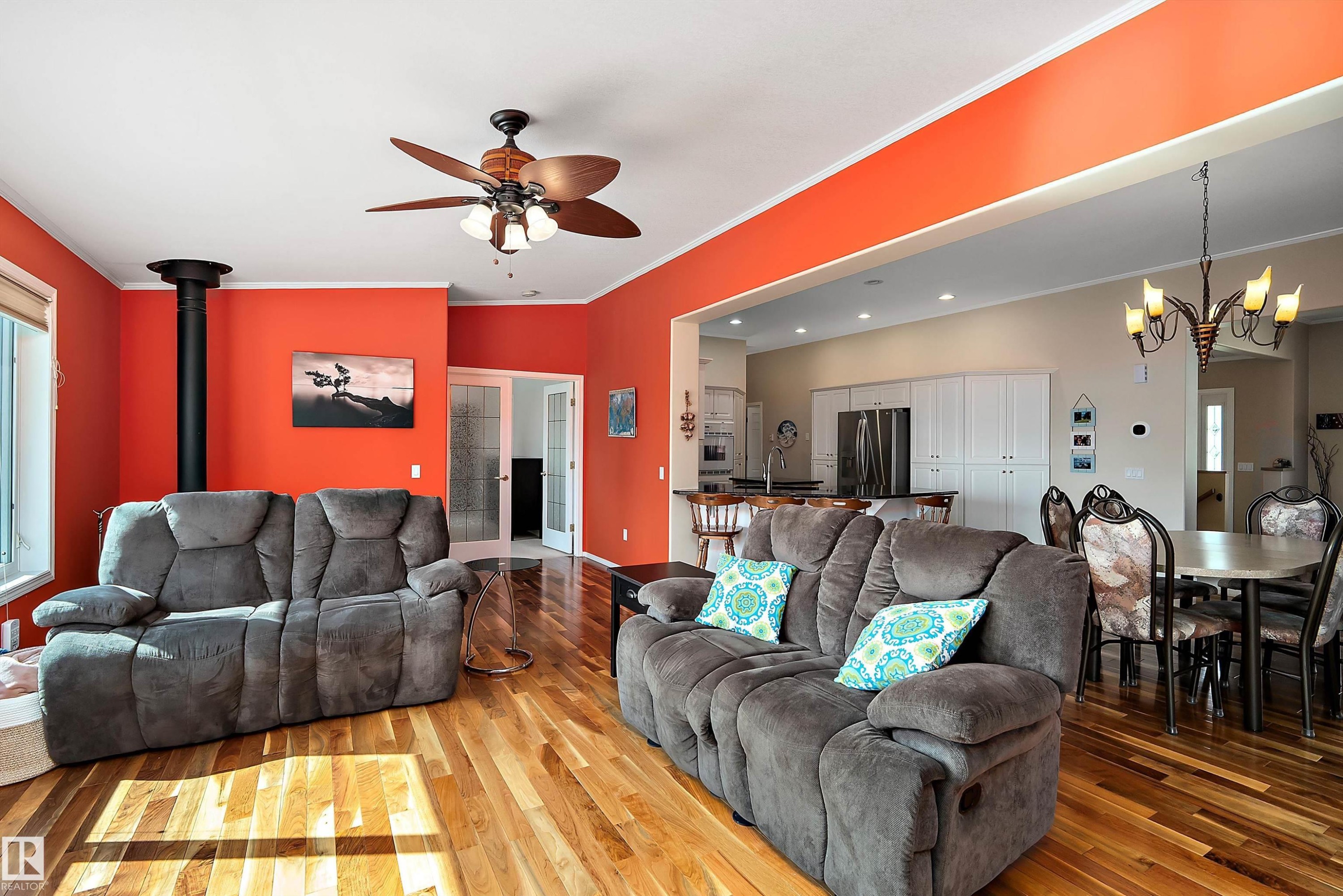 62001 Twp Road 462 A, Rural Wetaskiwin County, AB - Indoor Photo Showing Living Room