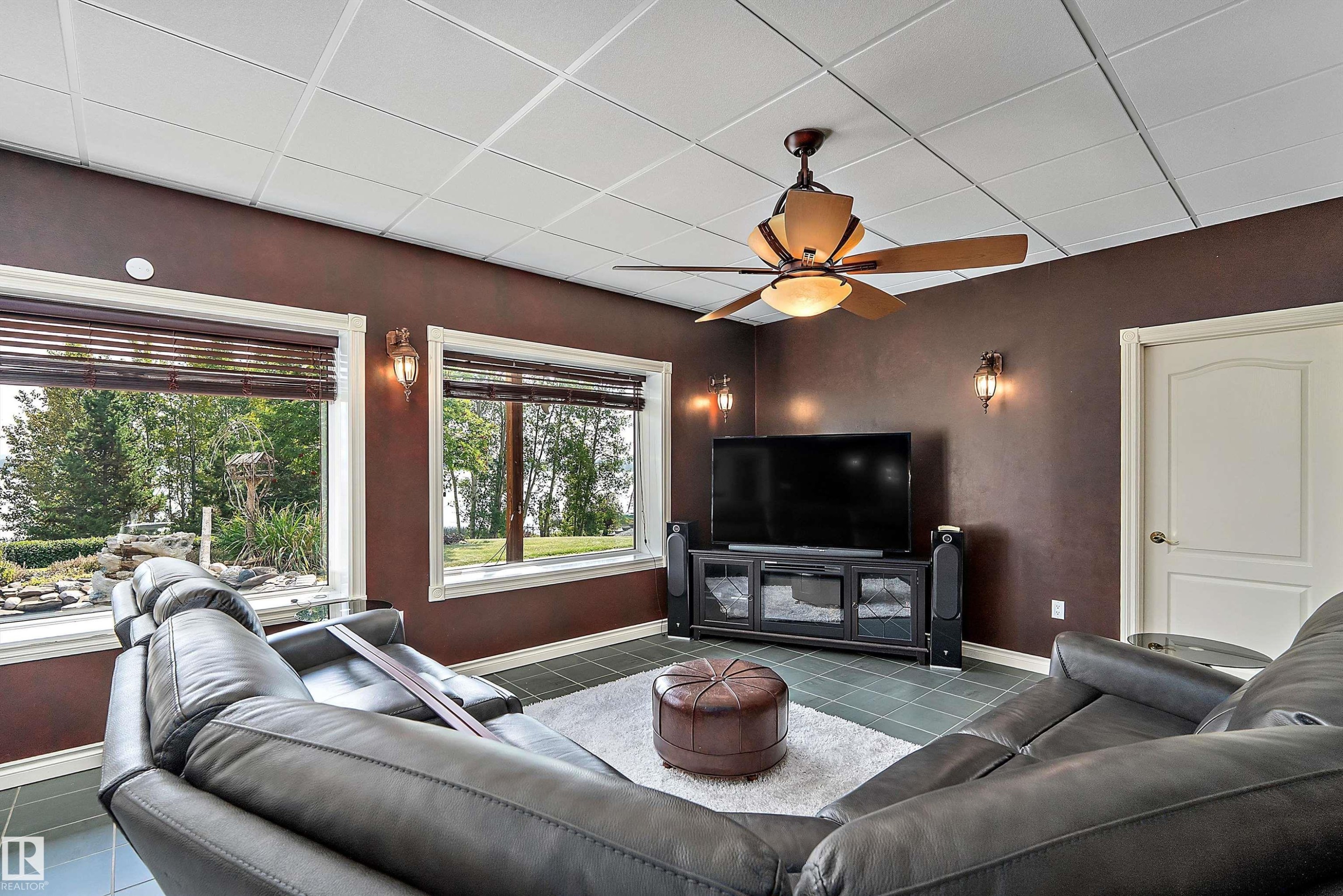 62001 Twp Road 462 A, Rural Wetaskiwin County, AB - Indoor Photo Showing Living Room