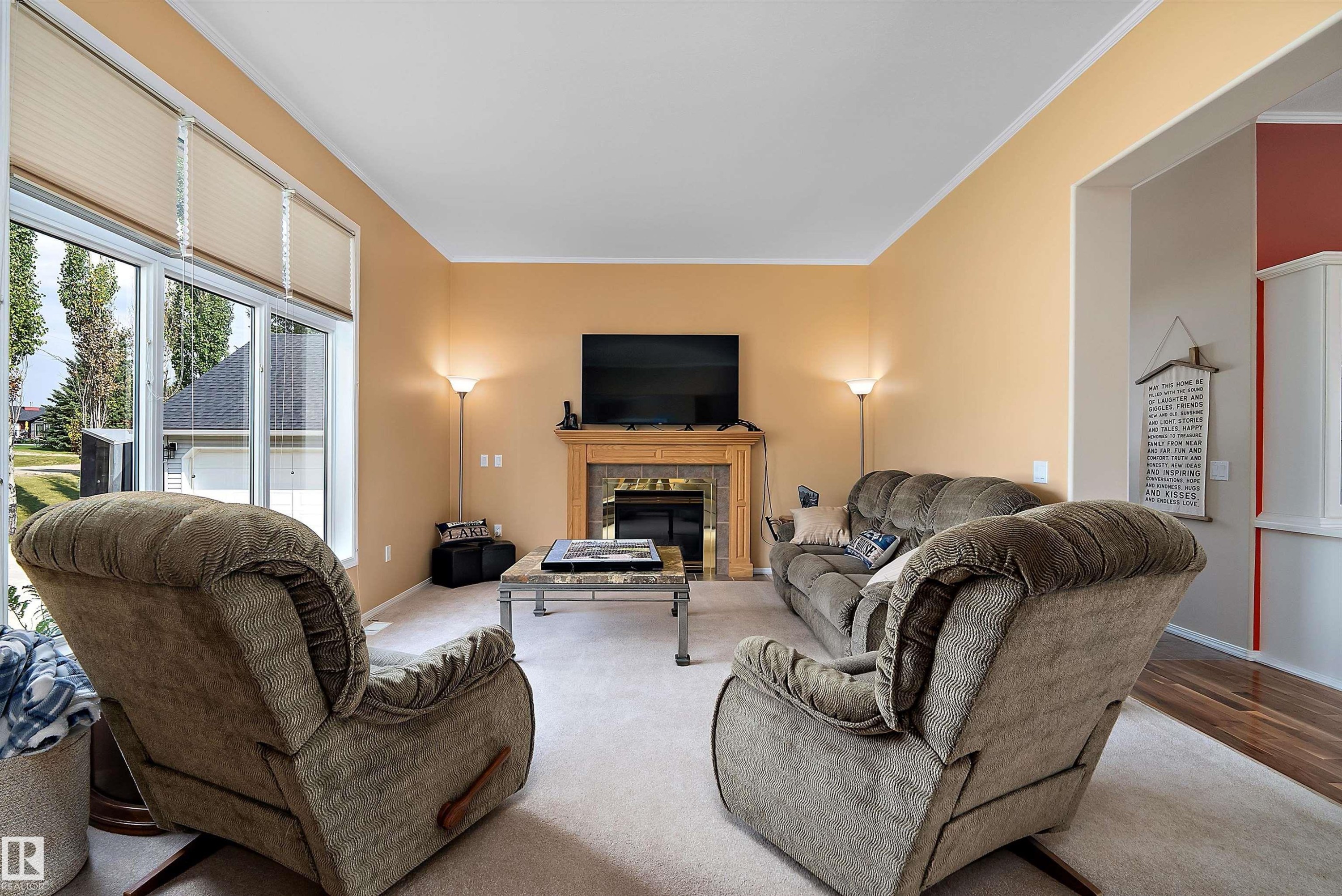 62001 Twp Road 462 A, Rural Wetaskiwin County, AB - Indoor Photo Showing Living Room With Fireplace