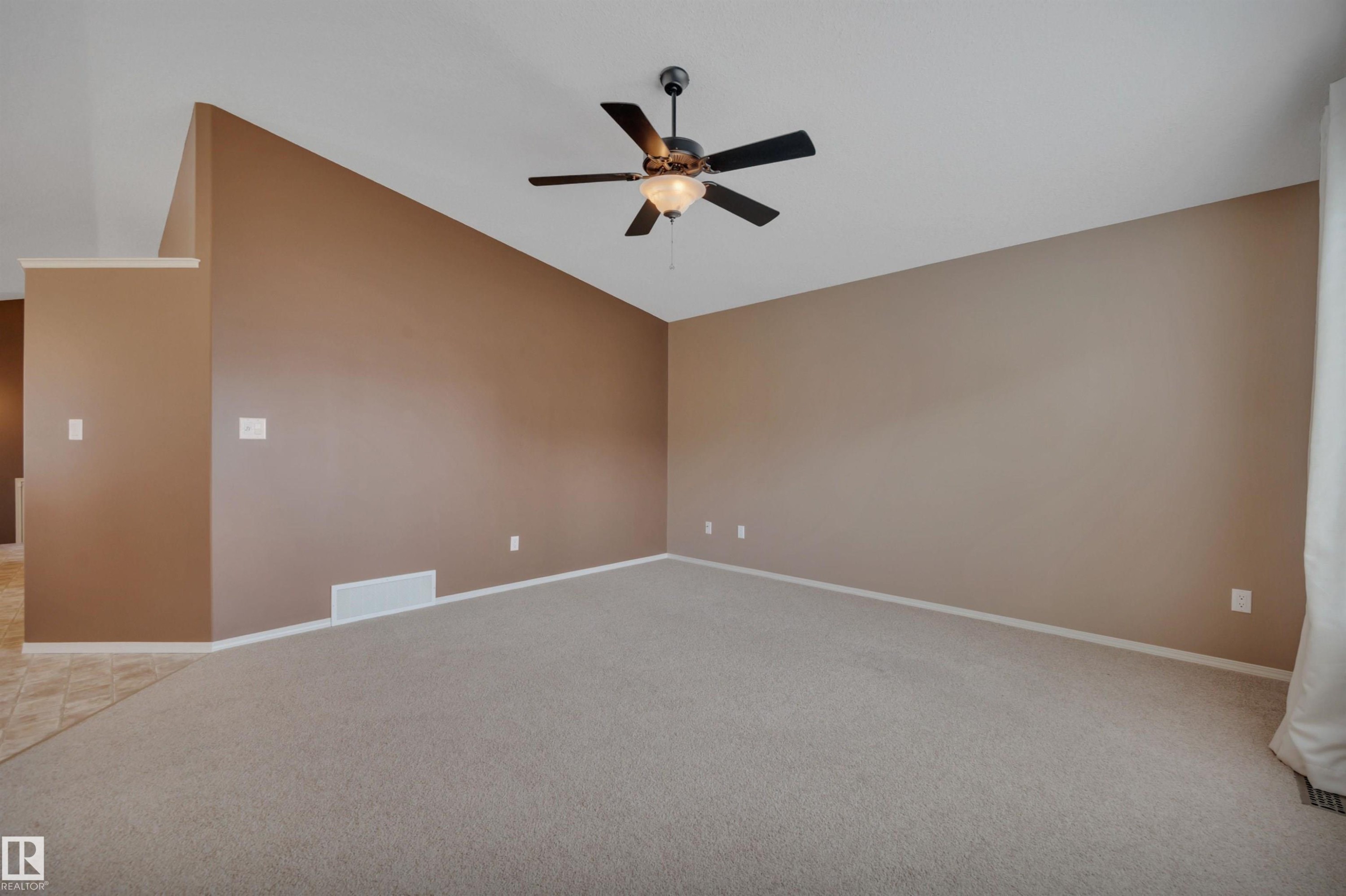 3503 20 Street, Edmonton, AB - Indoor Photo Showing Other Room