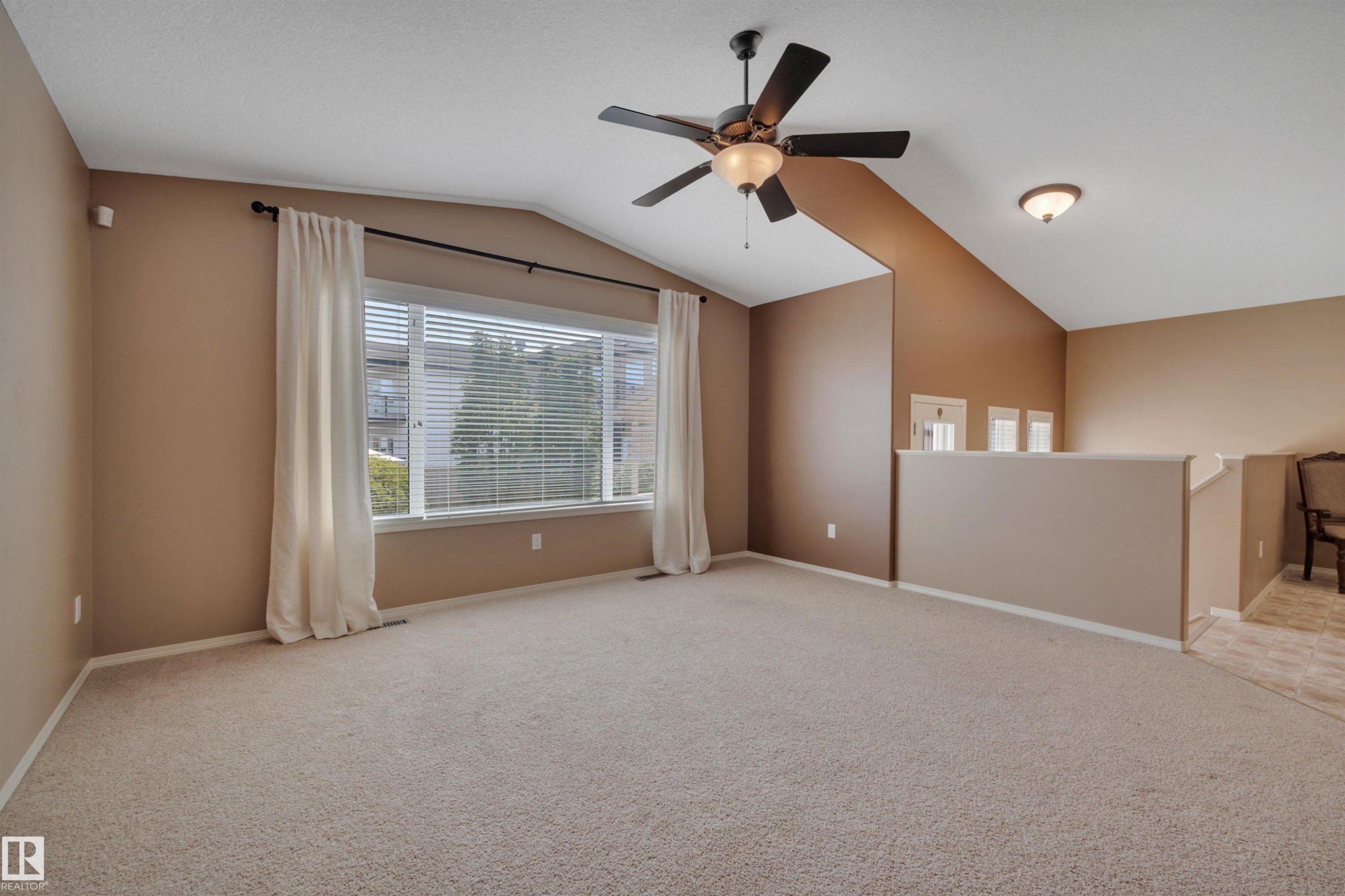 3503 20 Street, Edmonton, AB - Indoor Photo Showing Other Room