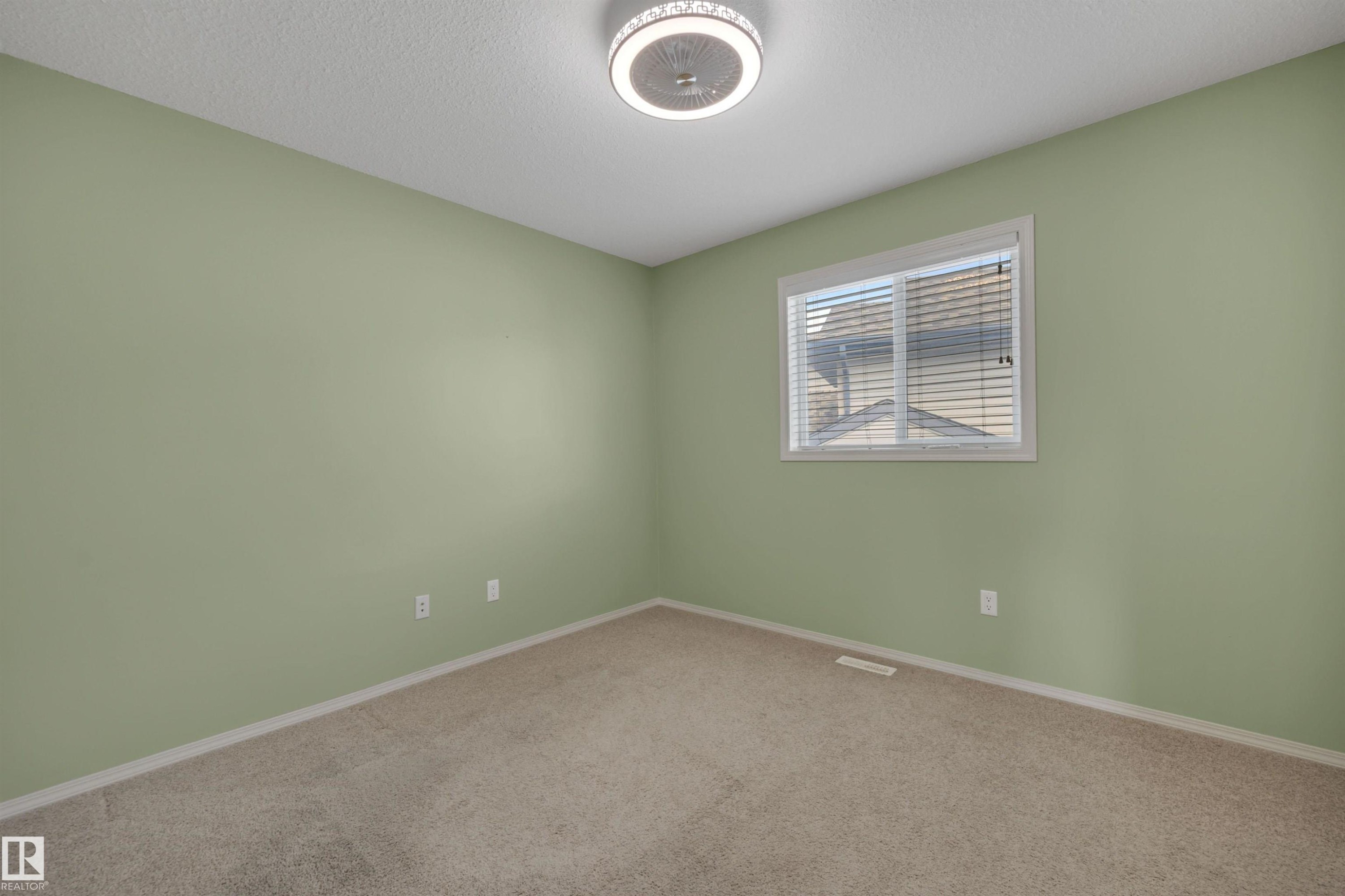 3503 20 Street, Edmonton, AB - Indoor Photo Showing Other Room