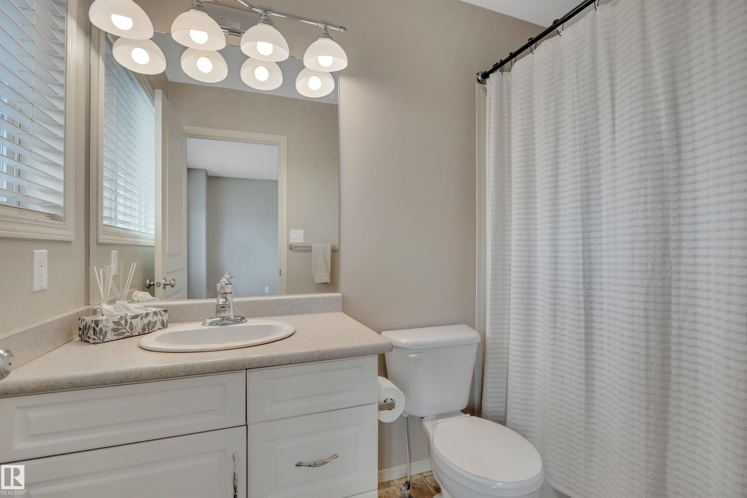 3503 20 Street, Edmonton, AB - Indoor Photo Showing Bathroom
