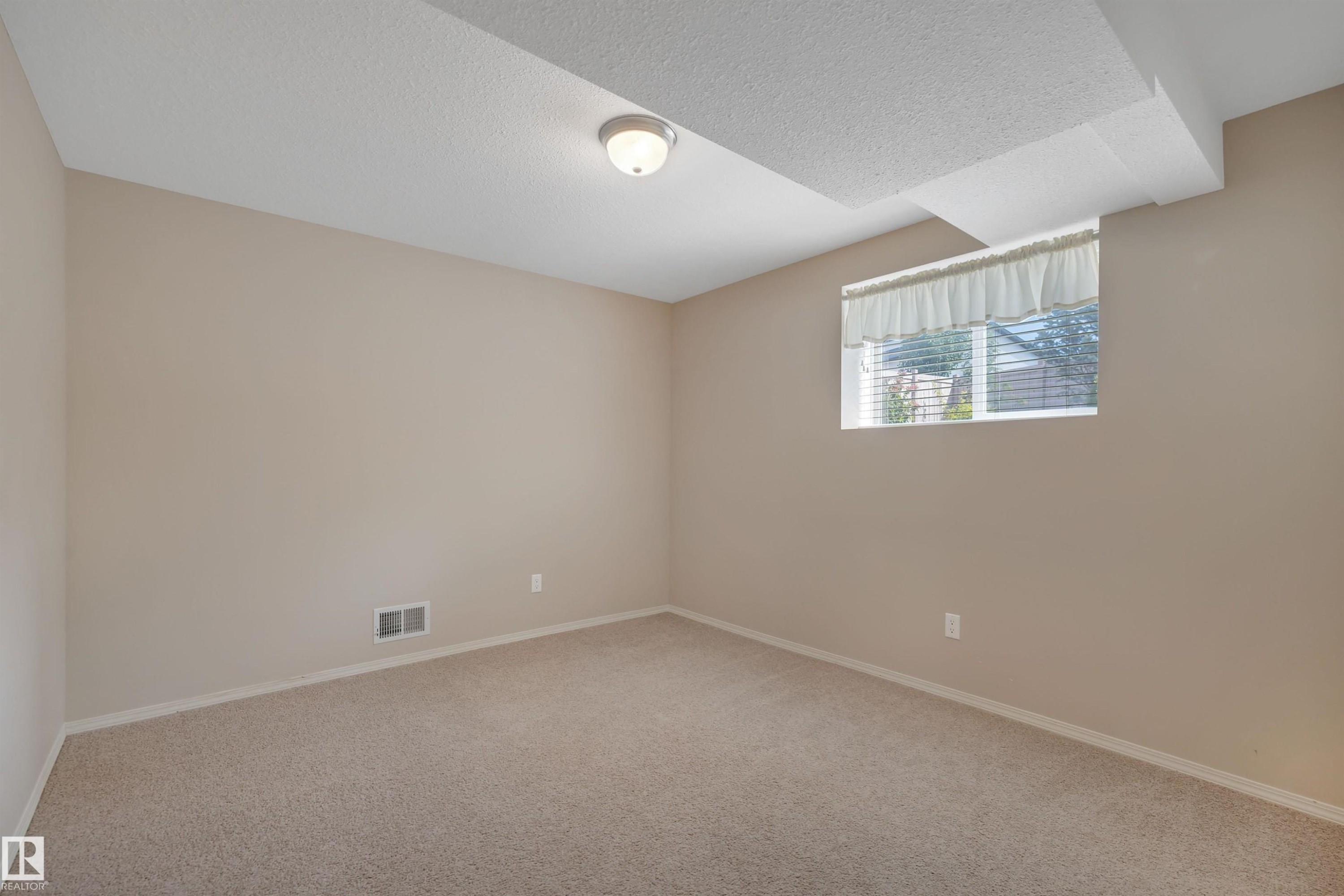 3503 20 Street, Edmonton, AB - Indoor Photo Showing Other Room
