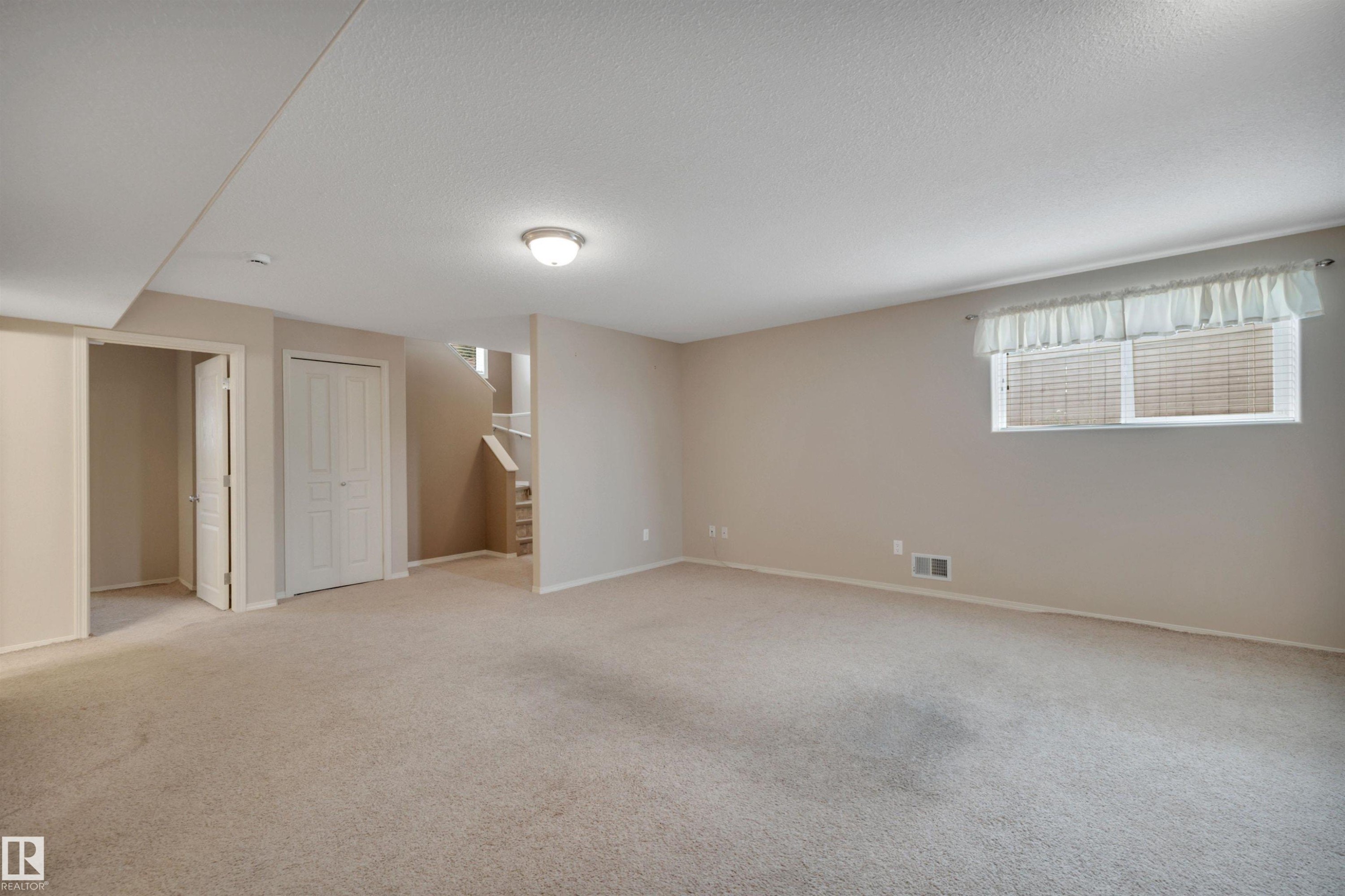 3503 20 Street, Edmonton, AB - Indoor