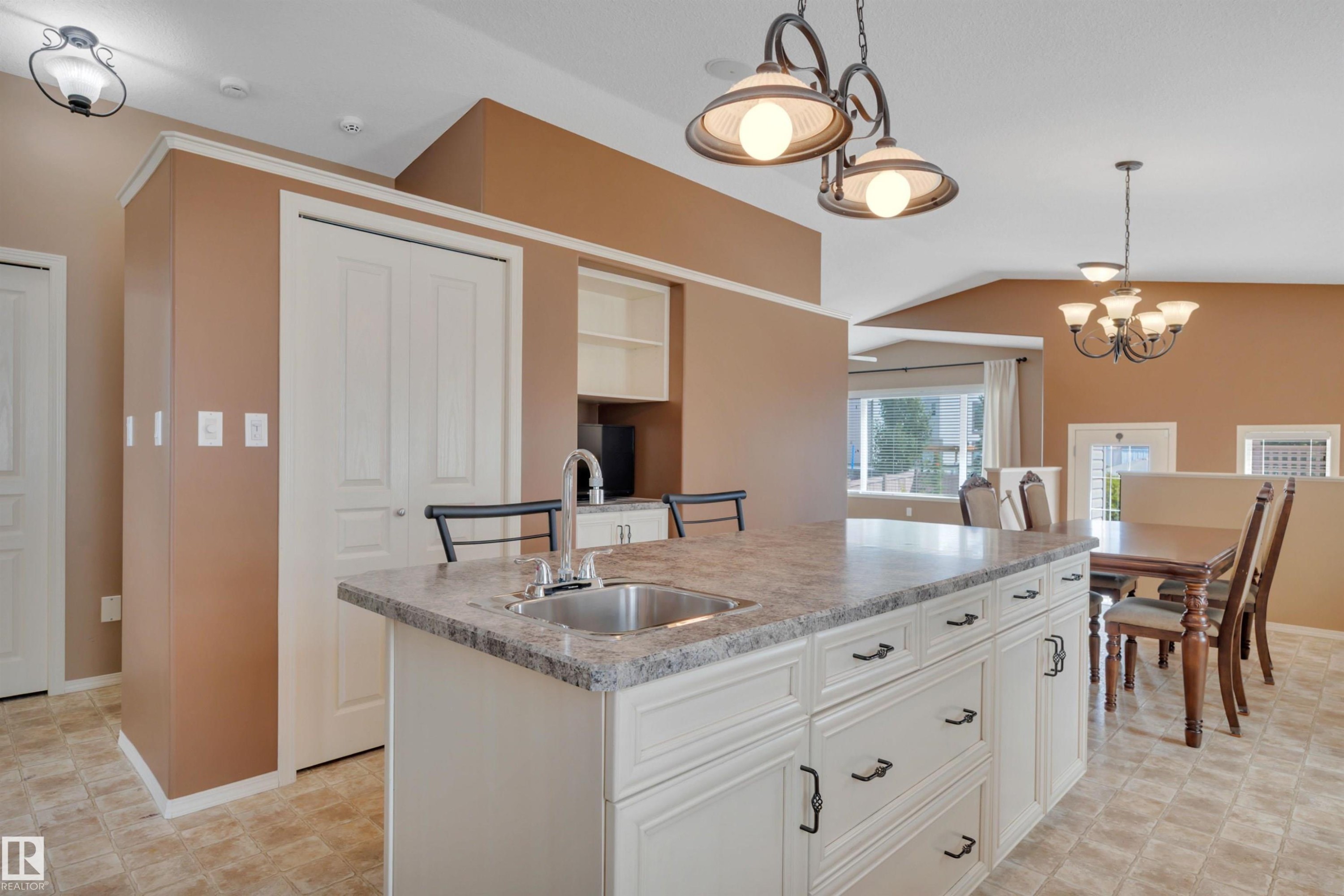 3503 20 Street, Edmonton, AB - Indoor