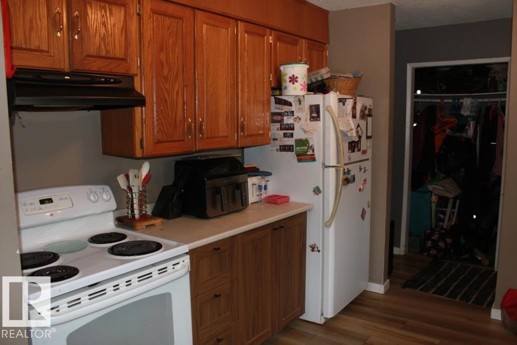 5211 53 Avenue, Tofield, AB - Indoor Photo Showing Kitchen