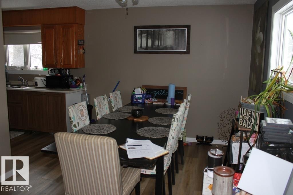 5211 53 Avenue, Tofield, AB - Indoor