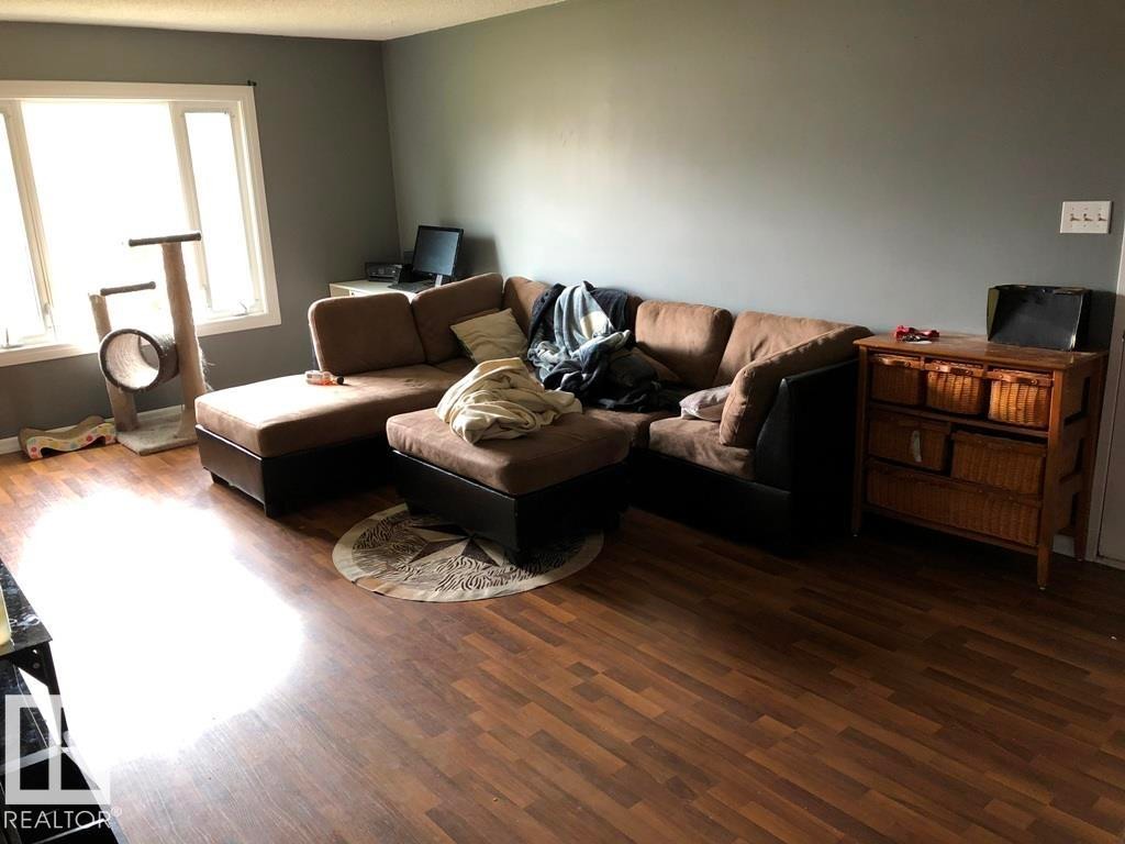 5211 53 Avenue, Tofield, AB - Indoor