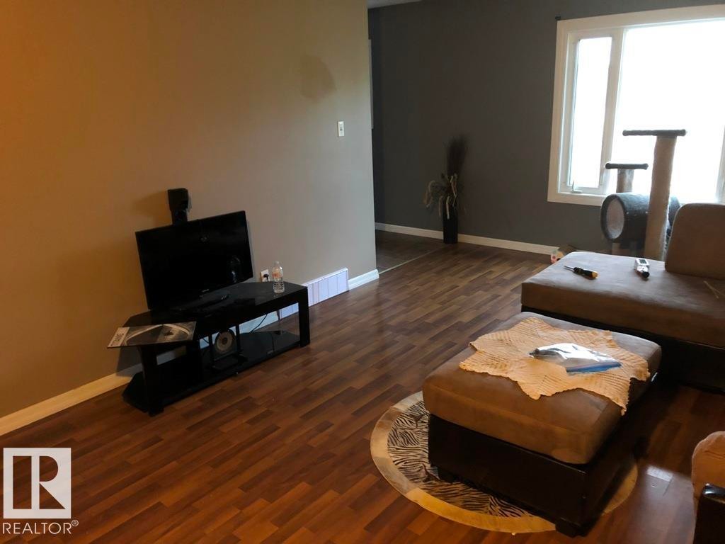 5211 53 Avenue, Tofield, AB - Indoor Photo Showing Other Room