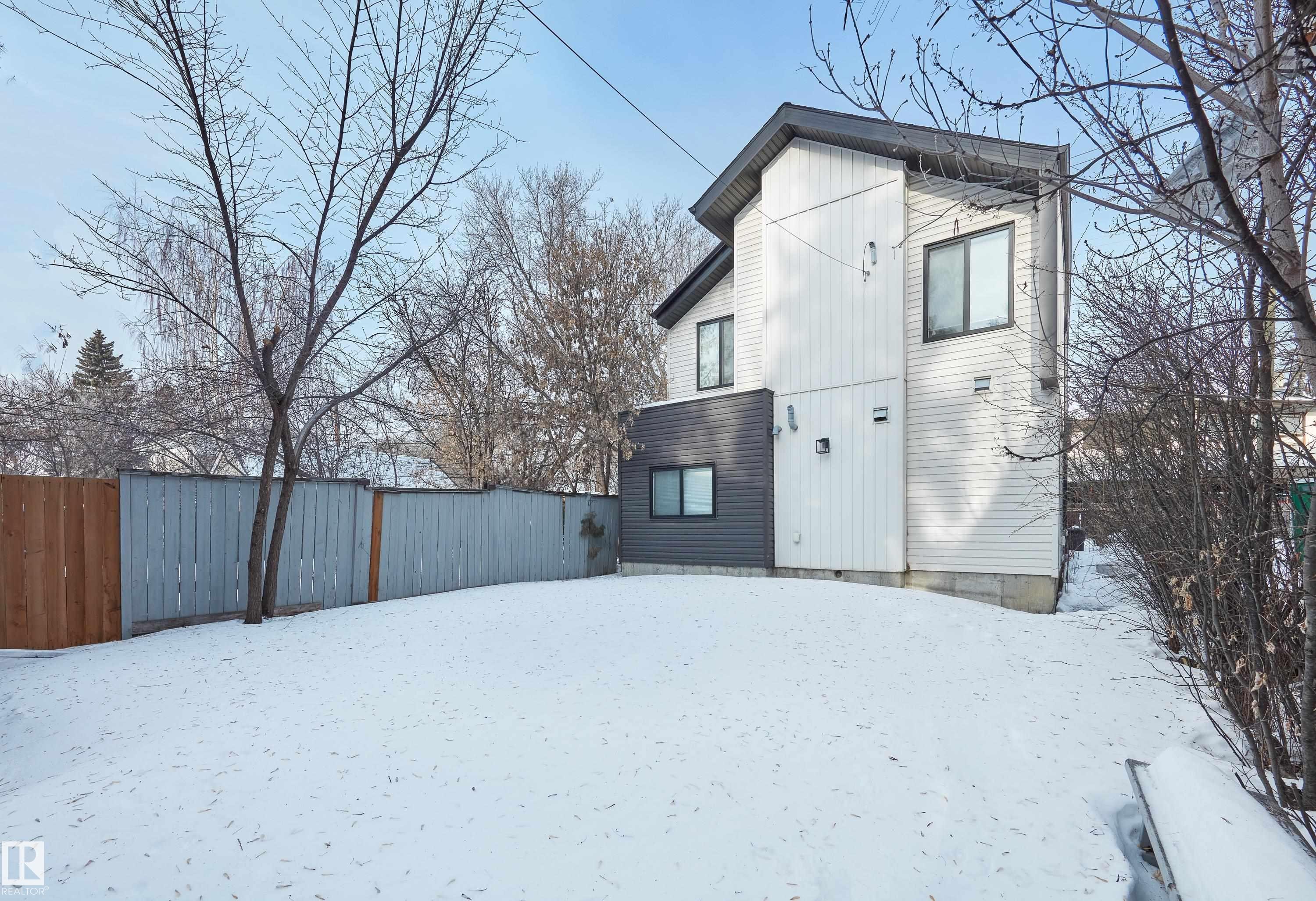 11212 75 Avenue, Edmonton, AB - Outdoor