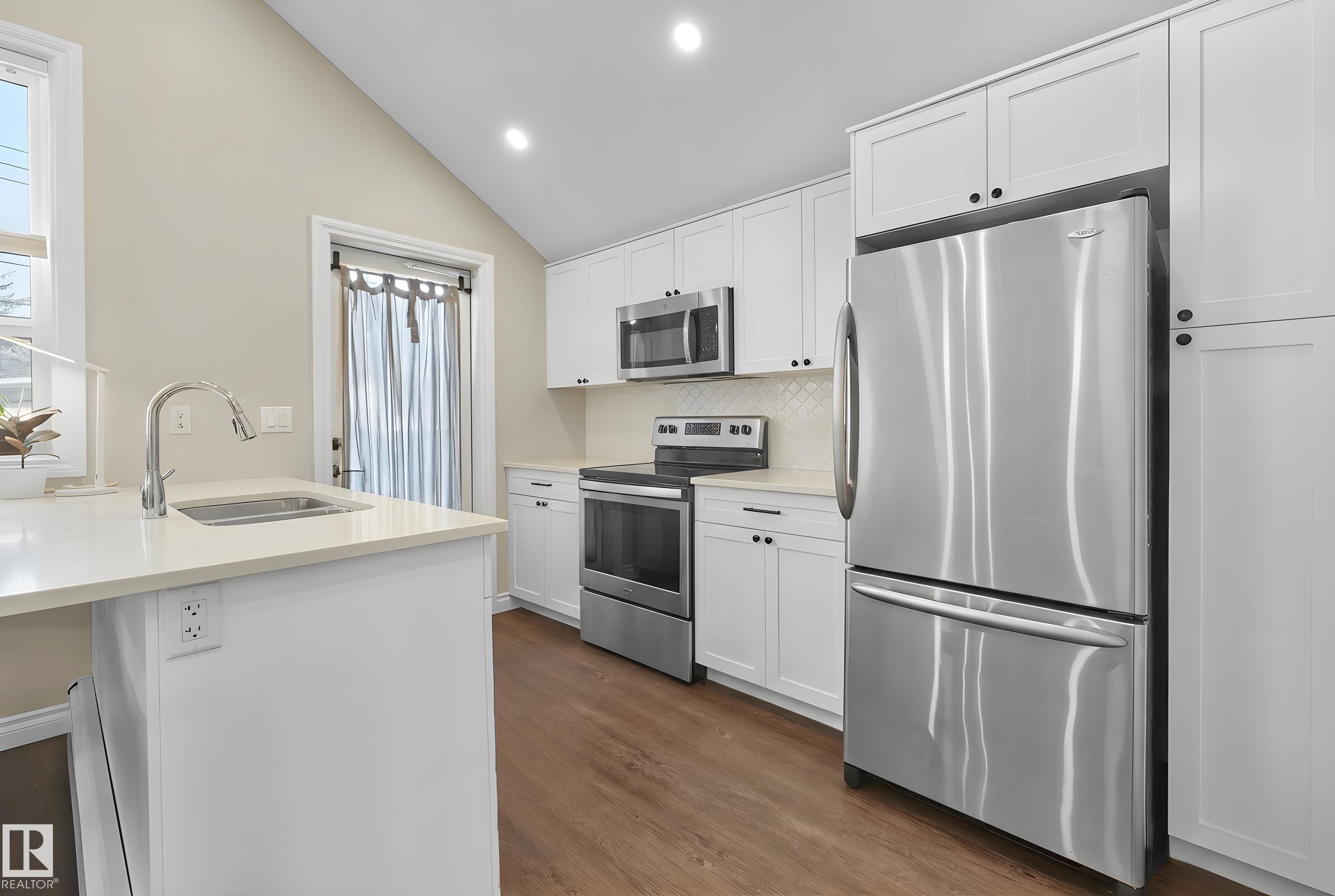 11212 75 Avenue, Edmonton, AB - Indoor Photo Showing Kitchen With Double Sink With Upgraded Kitchen