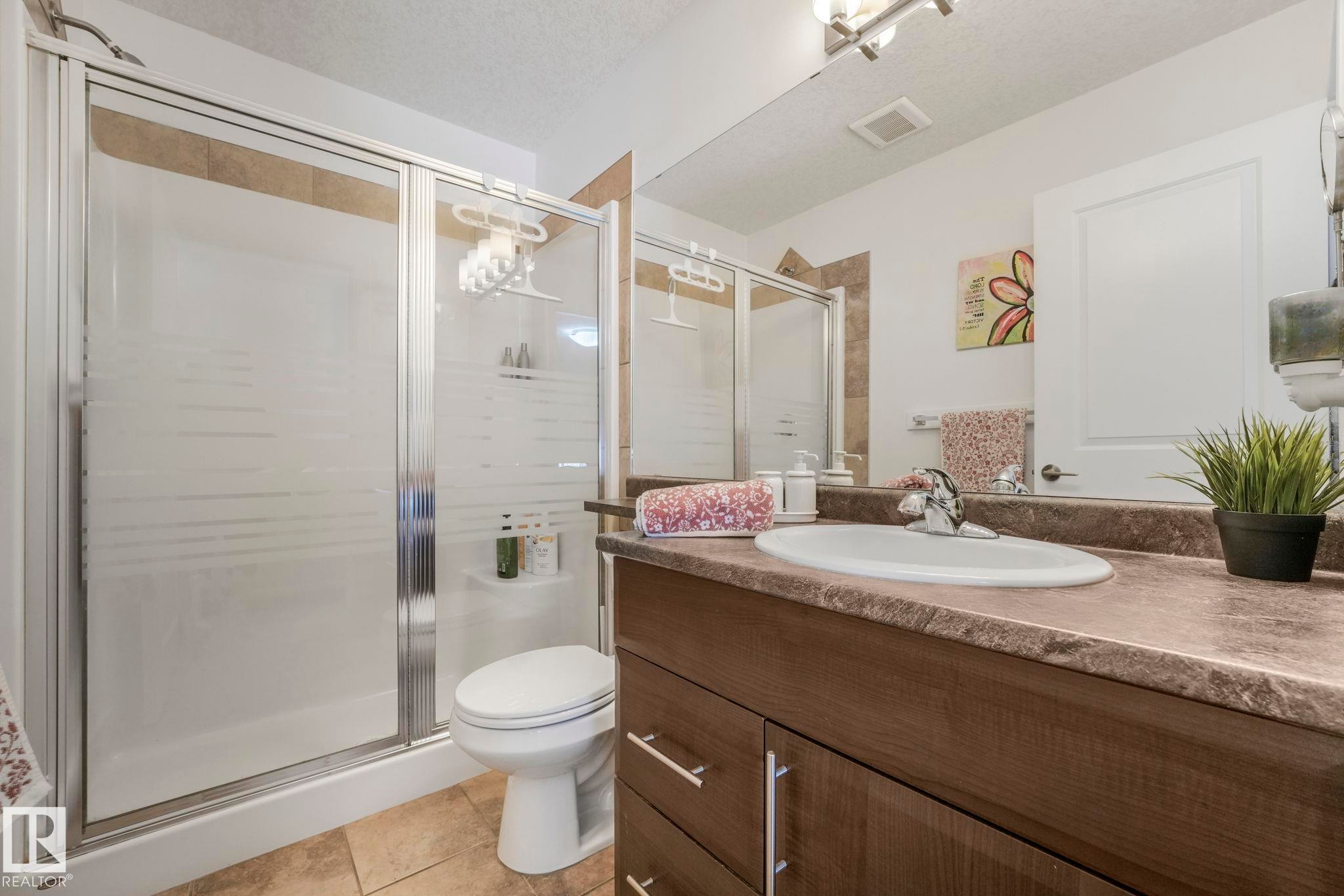 3 450 Mcconachie Way, Edmonton, AB - Indoor Photo Showing Bathroom
