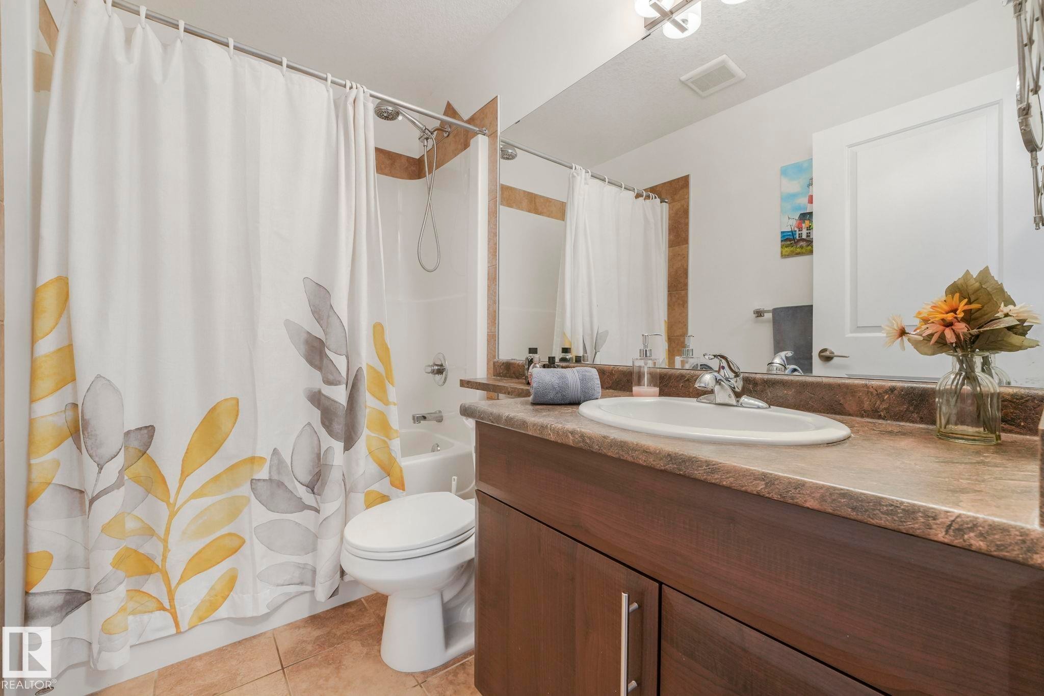 3 450 Mcconachie Way, Edmonton, AB - Indoor Photo Showing Bathroom