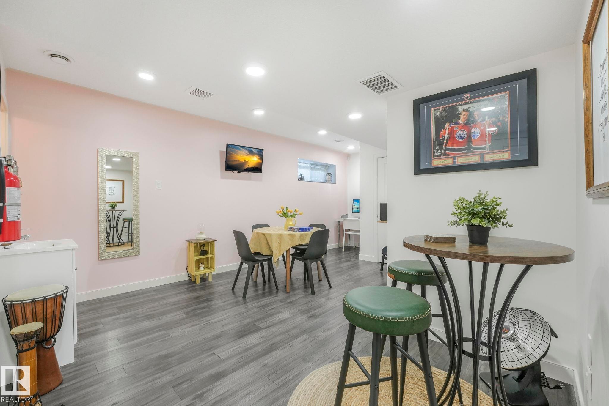 3 450 Mcconachie Way, Edmonton, AB - Indoor