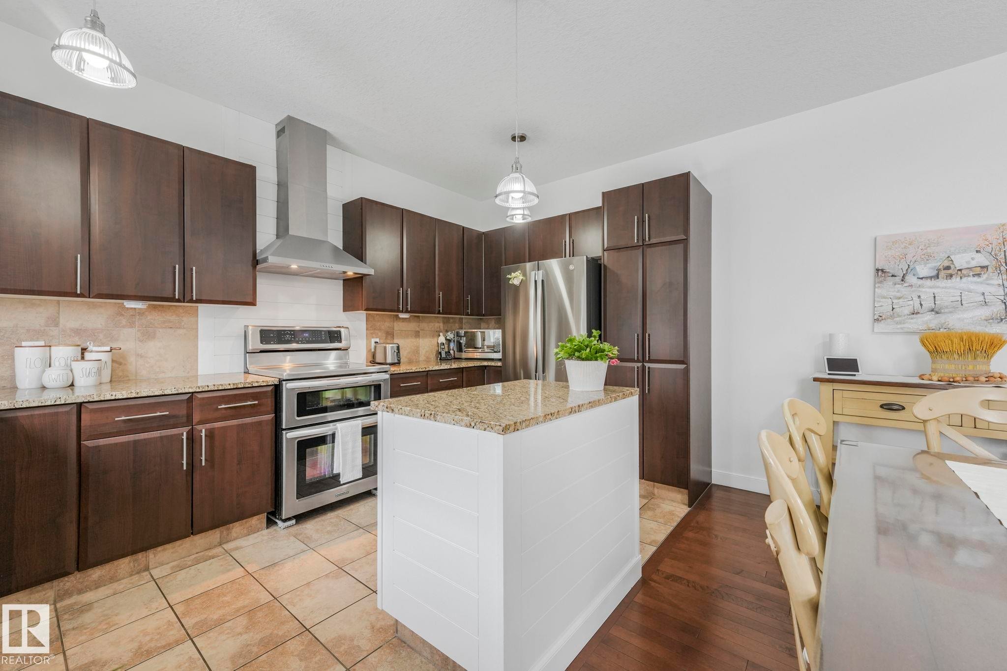3 450 Mcconachie Way, Edmonton, AB - Indoor Photo Showing Kitchen With Upgraded Kitchen
