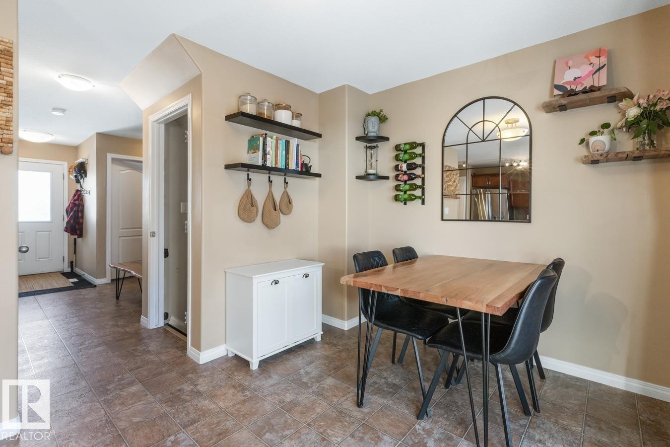 3820 53 Street, Gibbons, AB - Indoor Photo Showing Dining Room