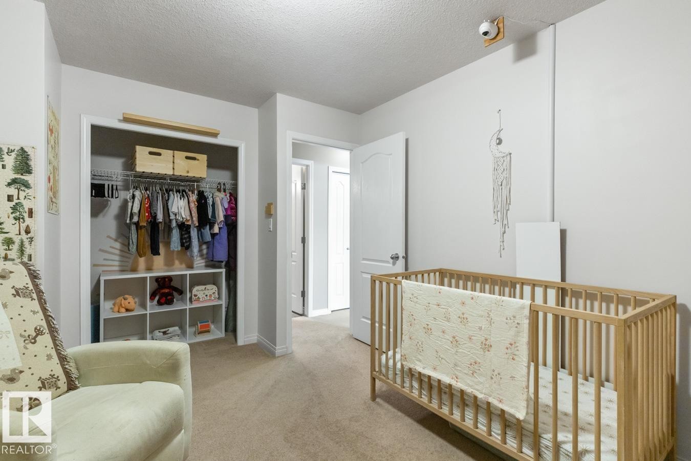 3820 53 Street, Gibbons, AB - Indoor