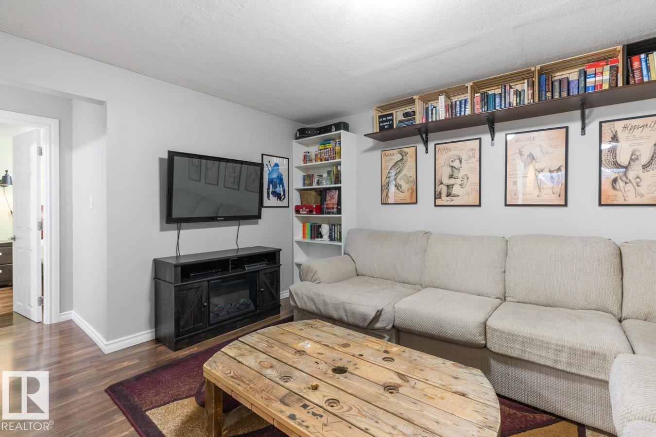 3820 53 Street, Gibbons, AB - Indoor Photo Showing Living Room