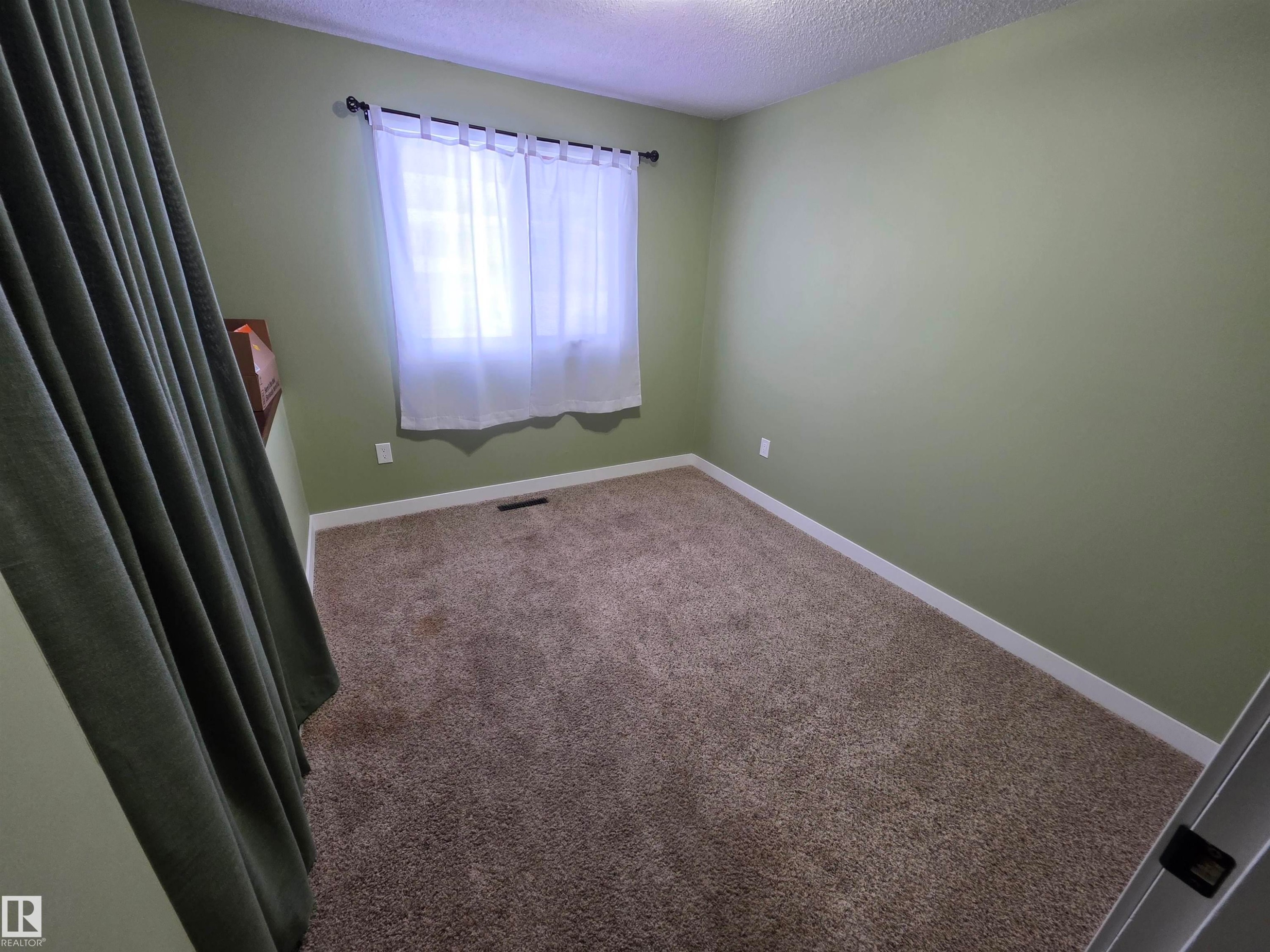 5213 46 Avenue, Drayton Valley, AB - Indoor Photo Showing Other Room