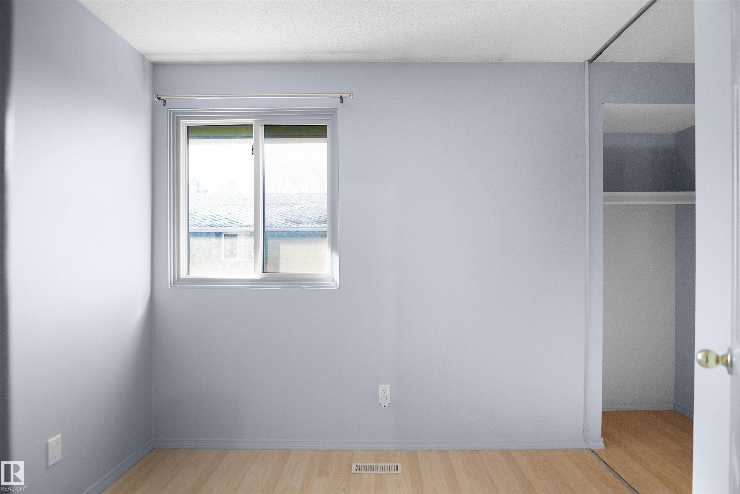 887 Abbottsfield Road, Edmonton, AB - Indoor Photo Showing Other Room