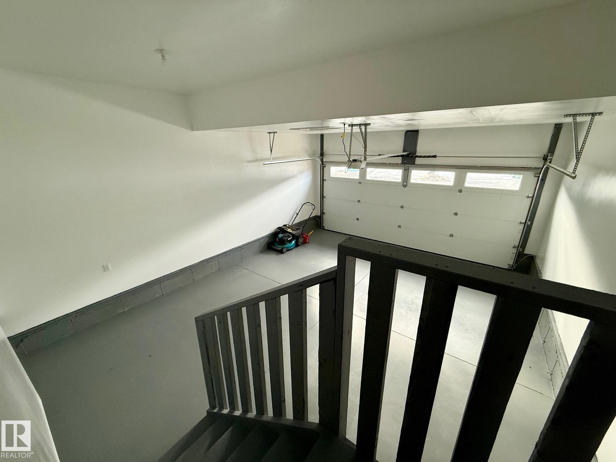 1758 Erker Way, Edmonton, AB - Indoor Photo Showing Garage