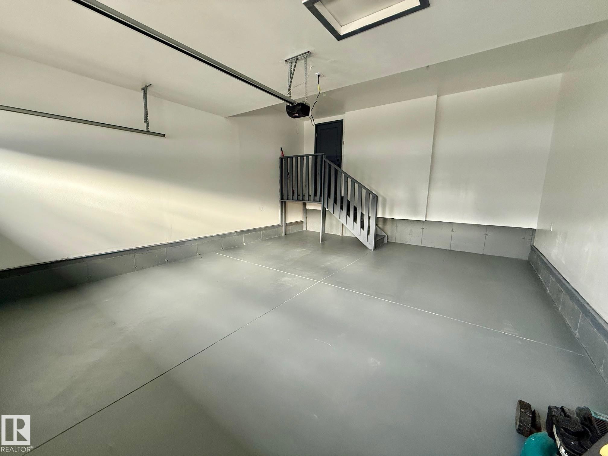 1758 Erker Way, Edmonton, AB - Indoor Photo Showing Garage