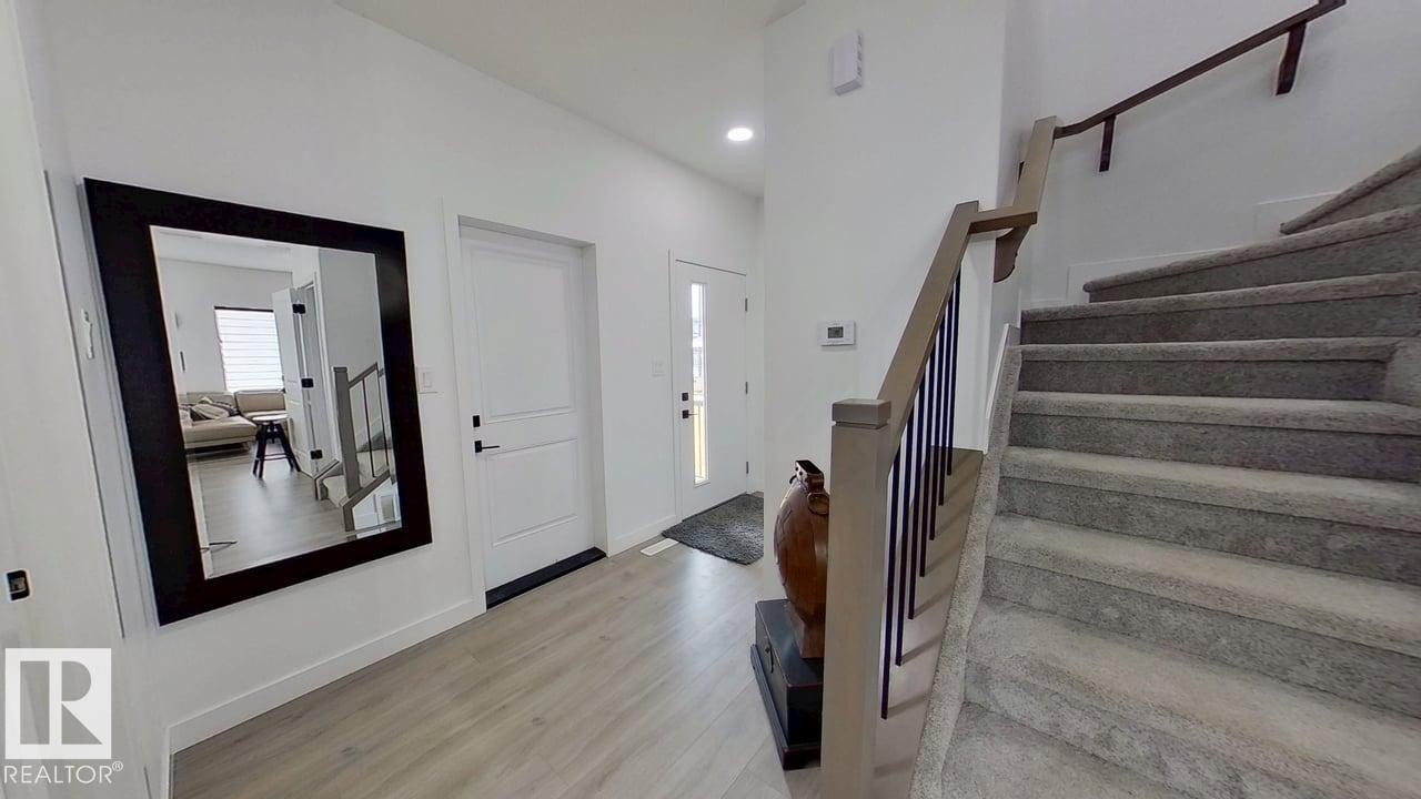 1758 Erker Way, Edmonton, AB - Indoor Photo Showing Other Room