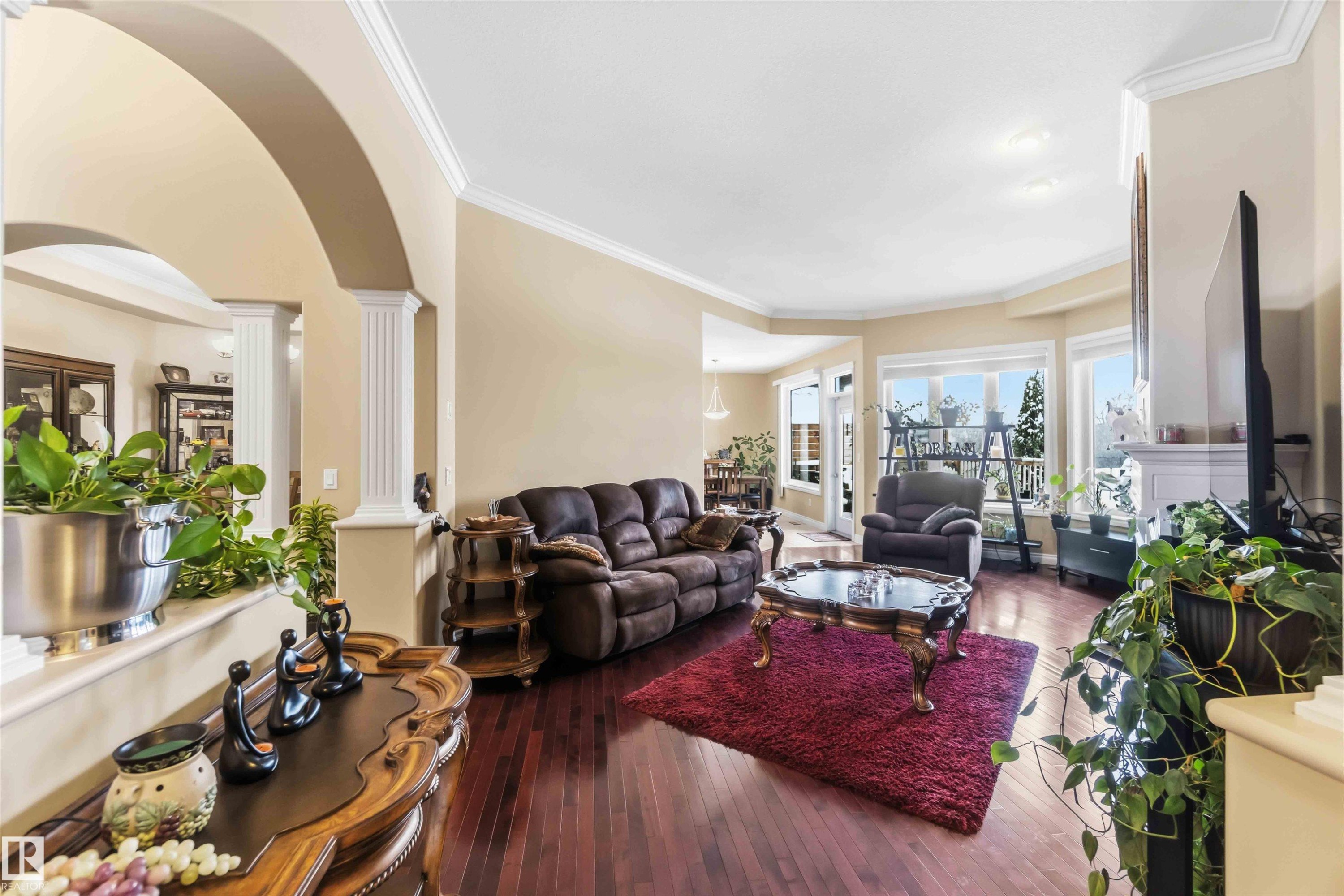 40 Landing Trails Drive, Gibbons, AB - Indoor Photo Showing Living Room
