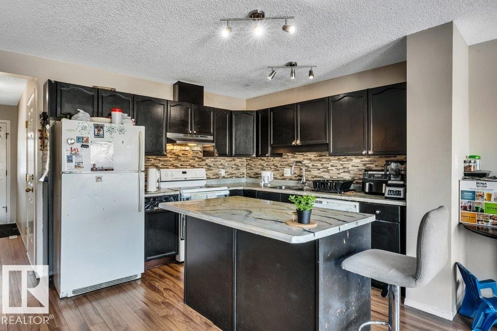2920 30 Street, Edmonton, AB - Indoor Photo Showing Kitchen