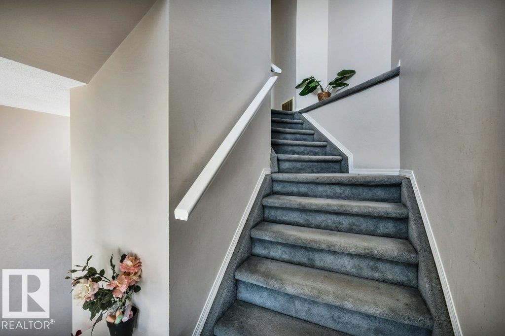 2920 30 Street, Edmonton, AB - Indoor Photo Showing Other Room