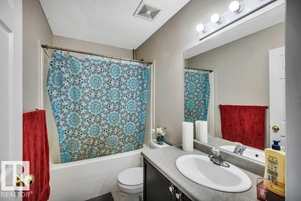 2920 30 Street, Edmonton, AB - Indoor Photo Showing Bathroom