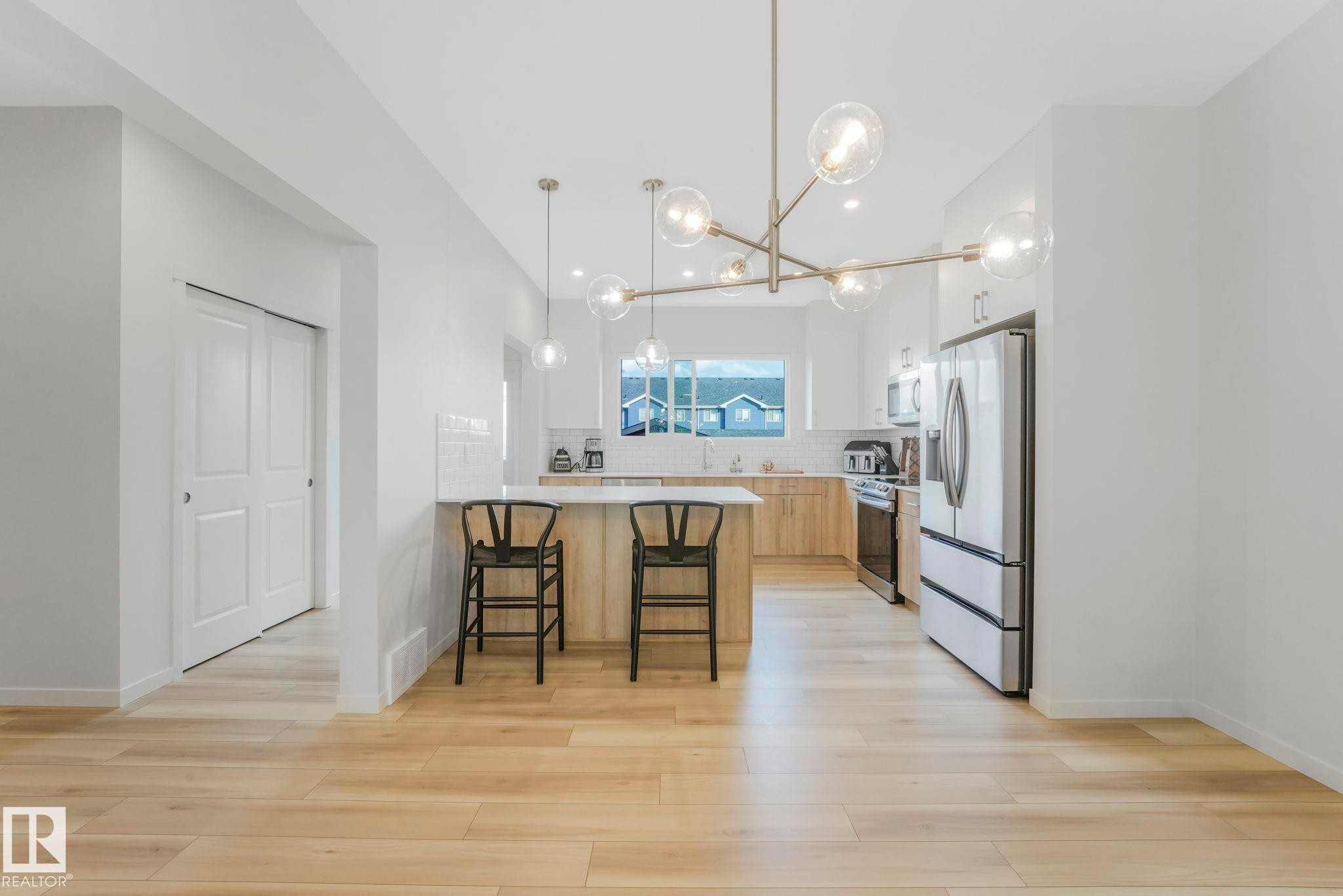 7182 177A Avenue, Edmonton, AB - Indoor Photo Showing Kitchen