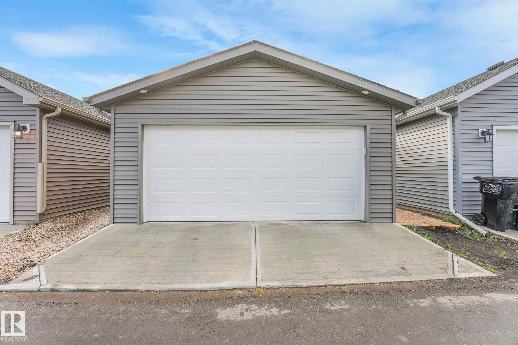 7182 177A Avenue, Edmonton, AB - Outdoor With Exterior