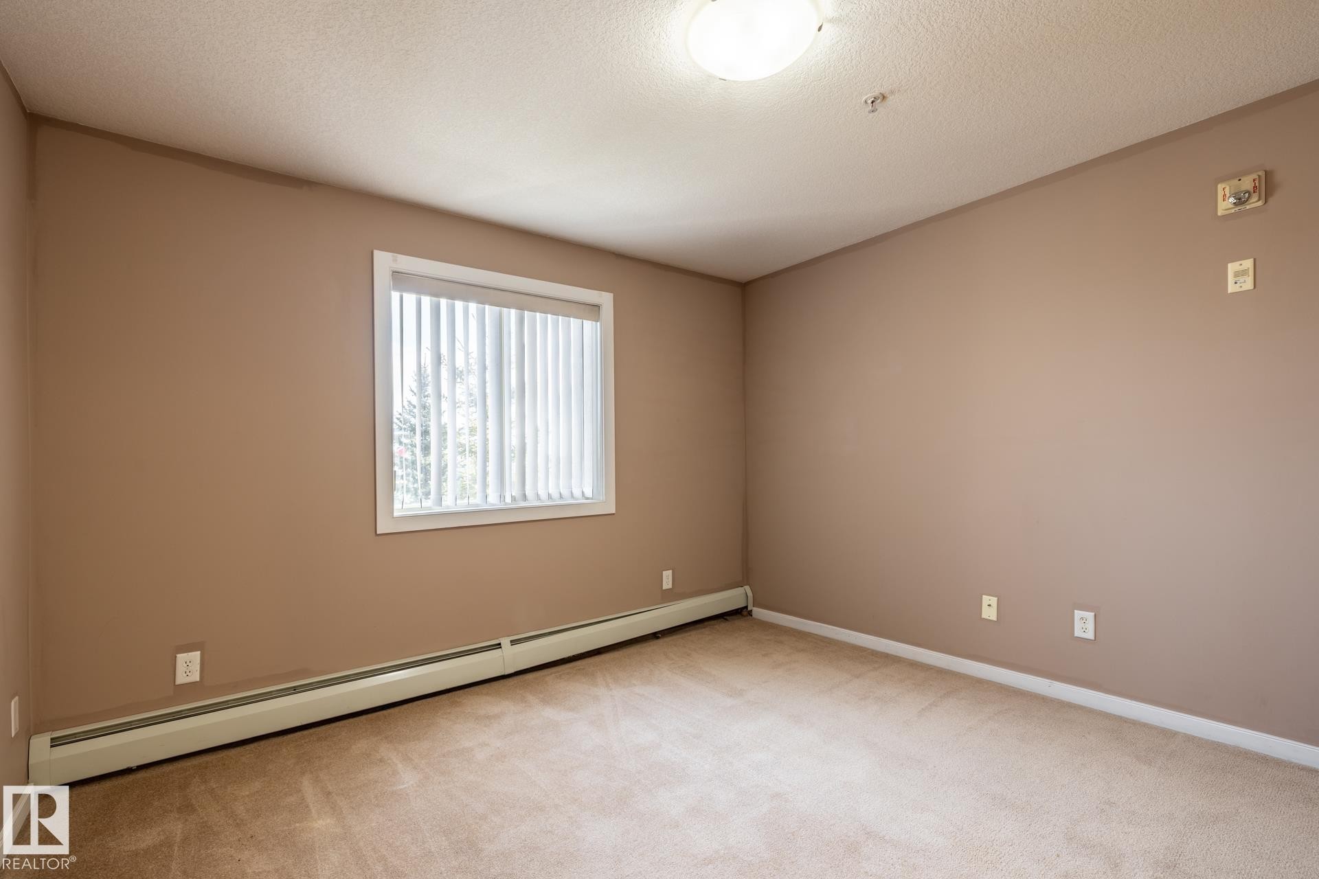 317 240 Spruce Ridge Road, Spruce Grove, AB - Indoor Photo Showing Other Room