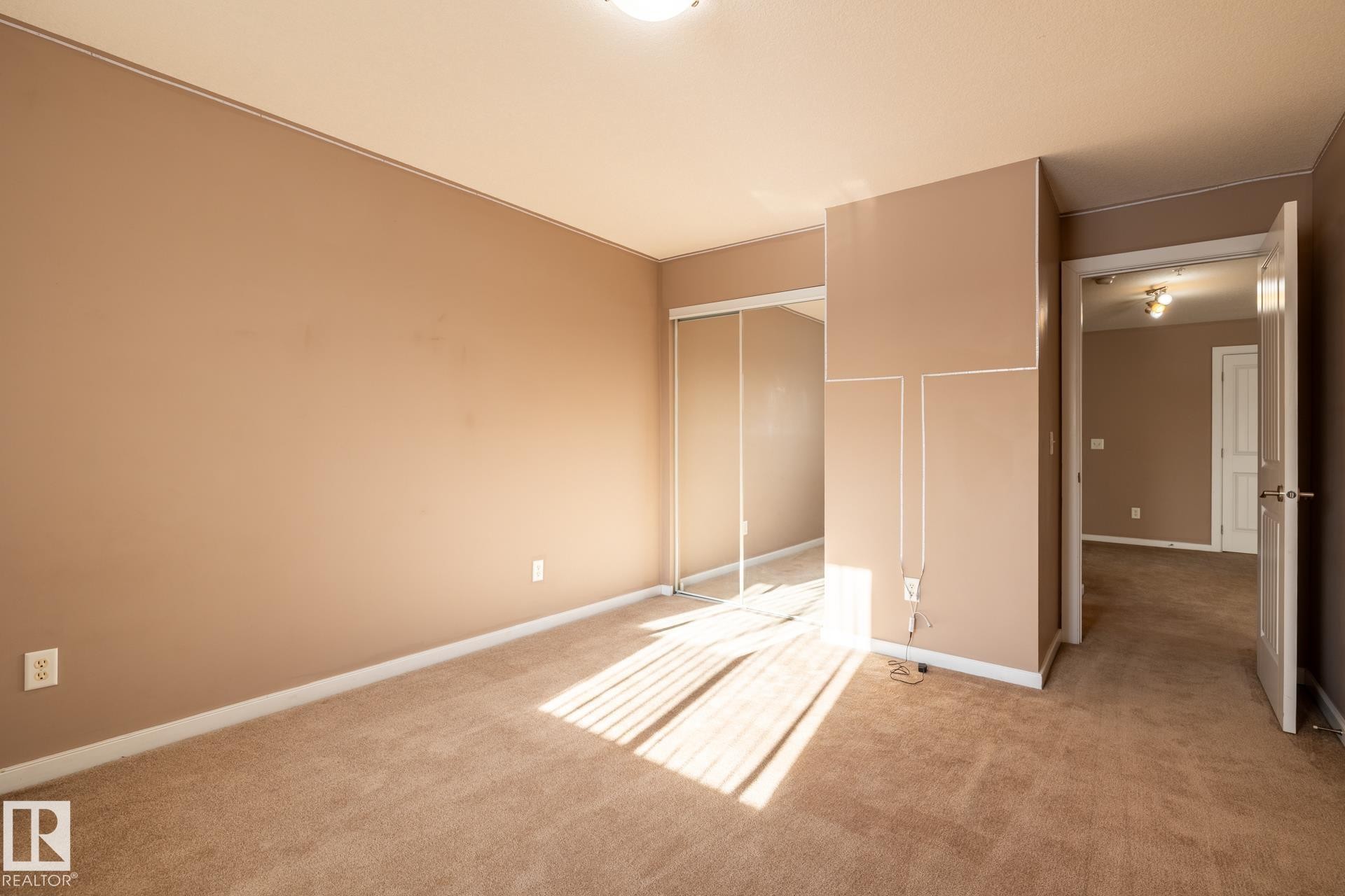 317 240 Spruce Ridge Road, Spruce Grove, AB - Indoor Photo Showing Other Room