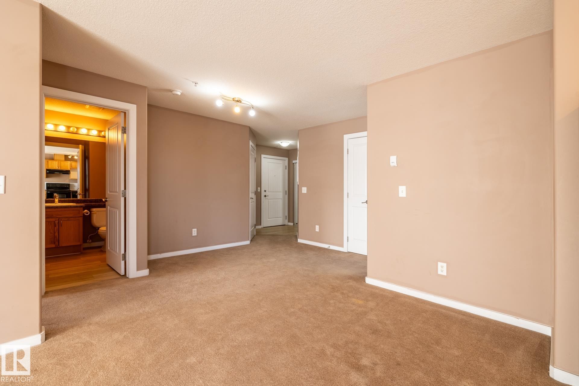 317 240 Spruce Ridge Road, Spruce Grove, AB - Indoor Photo Showing Other Room