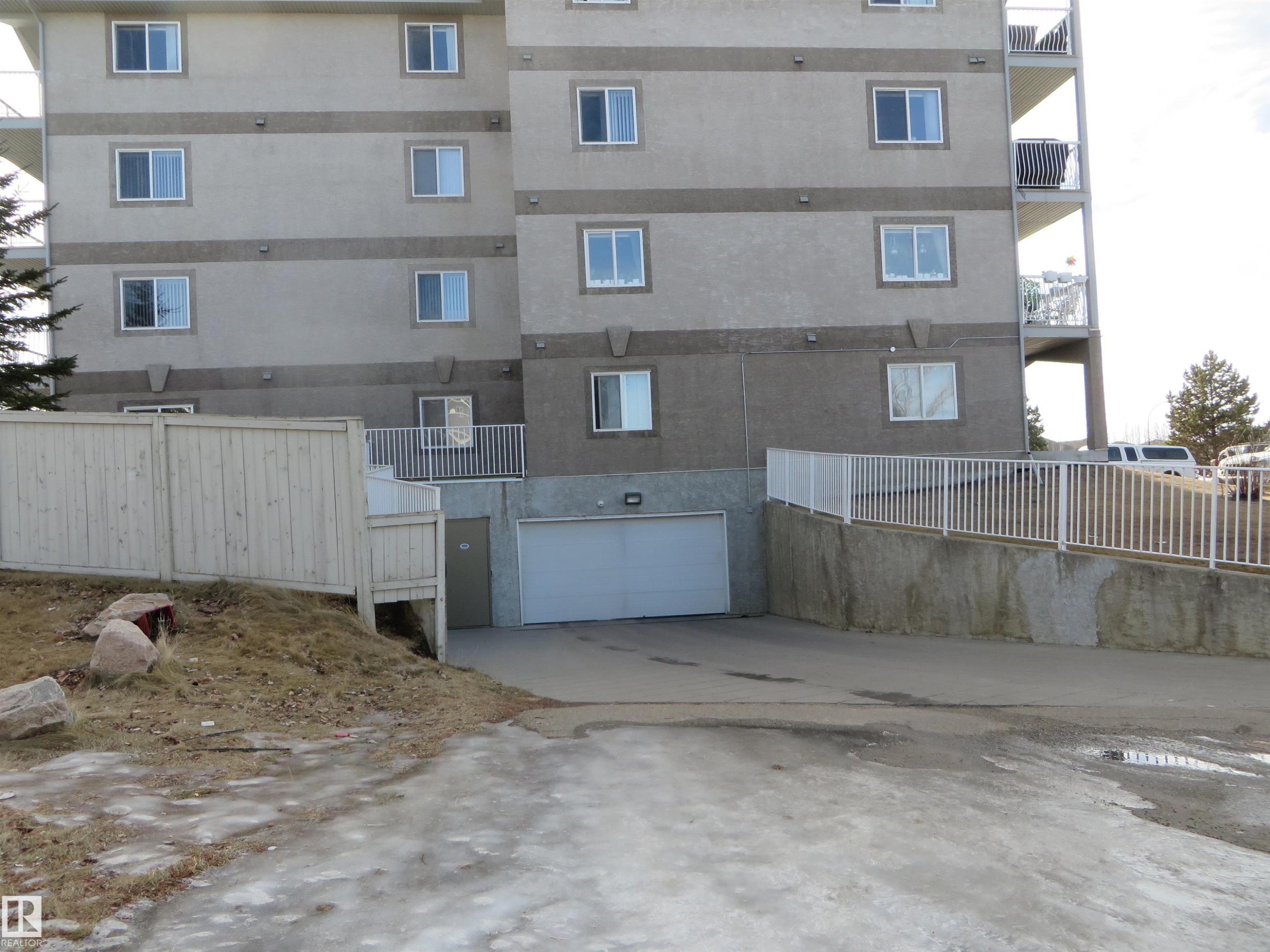 317 240 Spruce Ridge Road, Spruce Grove, AB - Outdoor