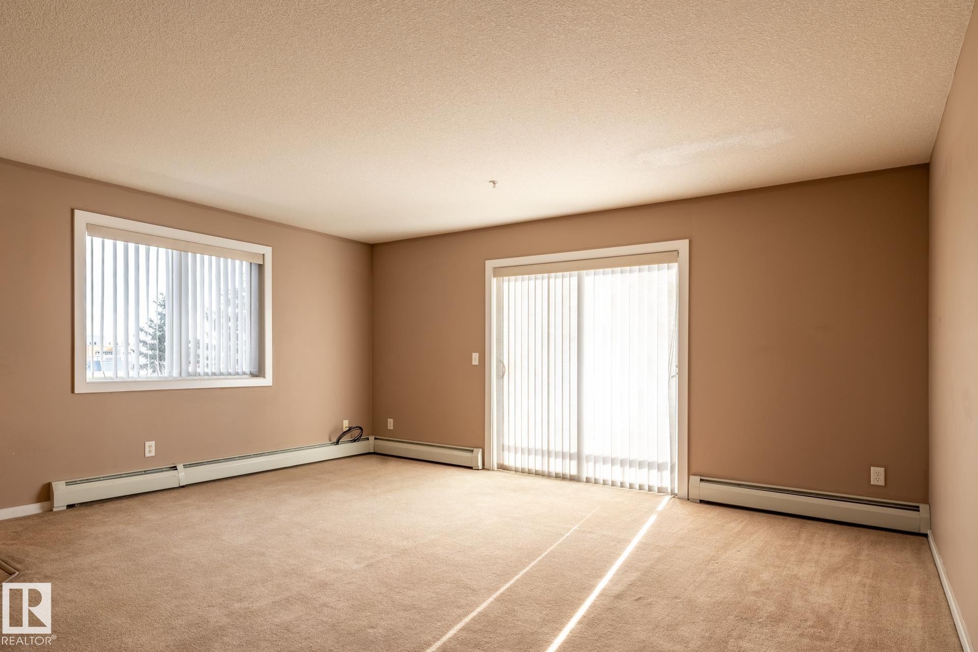 317 240 Spruce Ridge Road, Spruce Grove, AB - Indoor Photo Showing Other Room